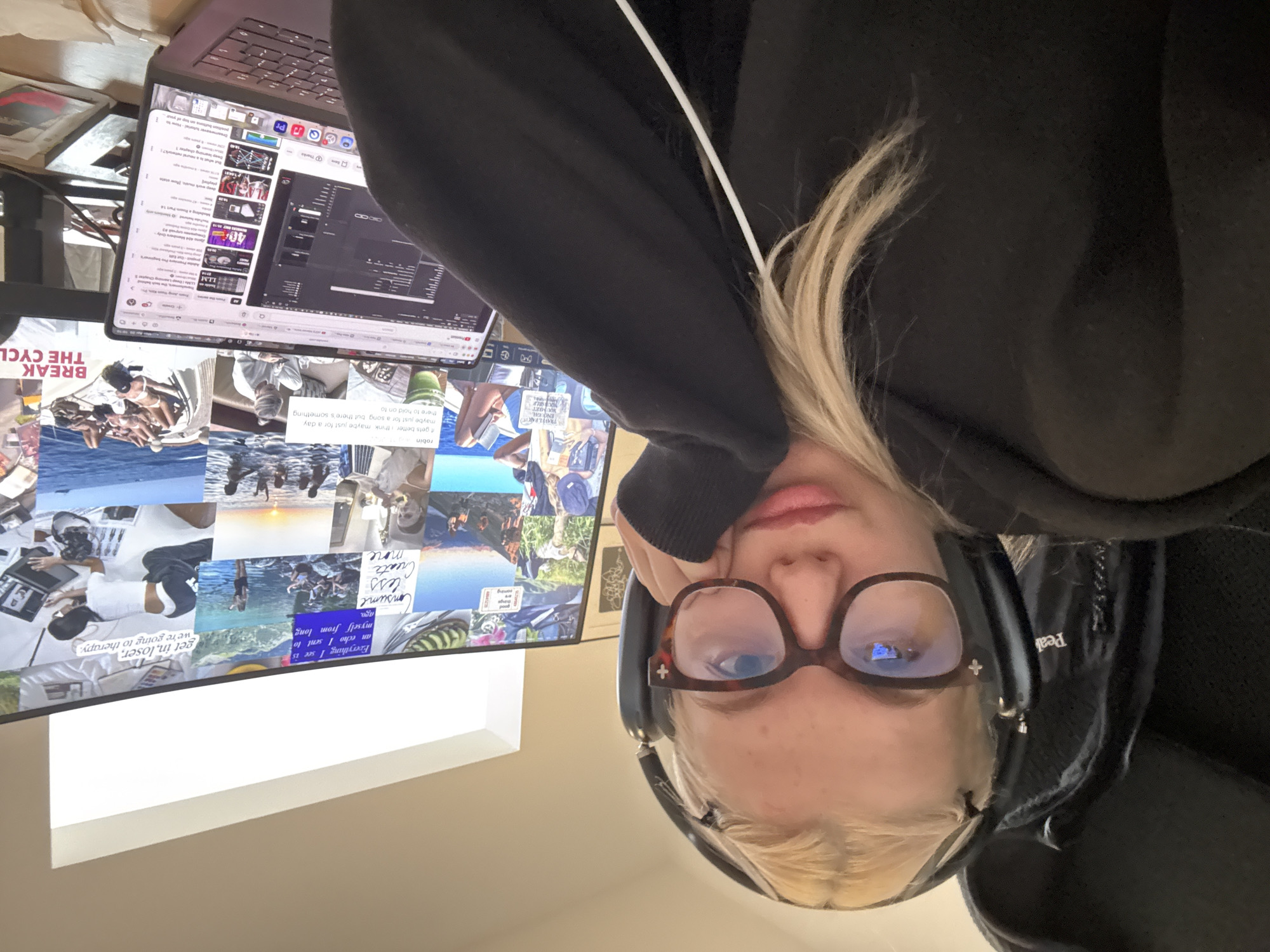 Blonde individual in Peak headphones photographed in Antwerp selfie