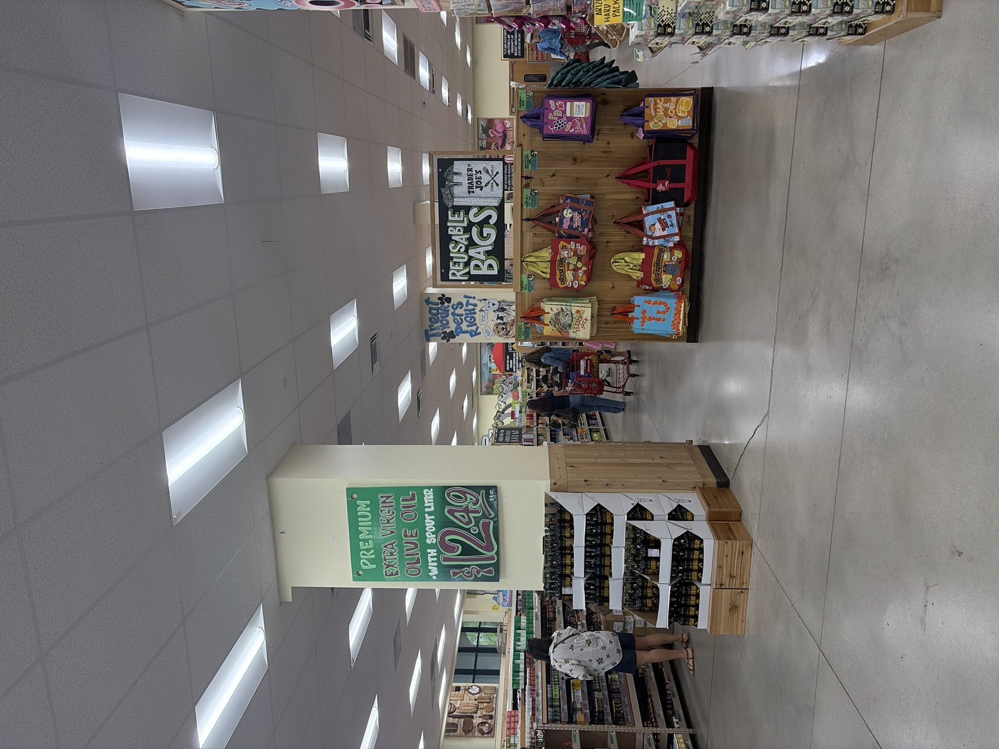 Evening grocery shopping documented at Coral Gables Trader Joe's