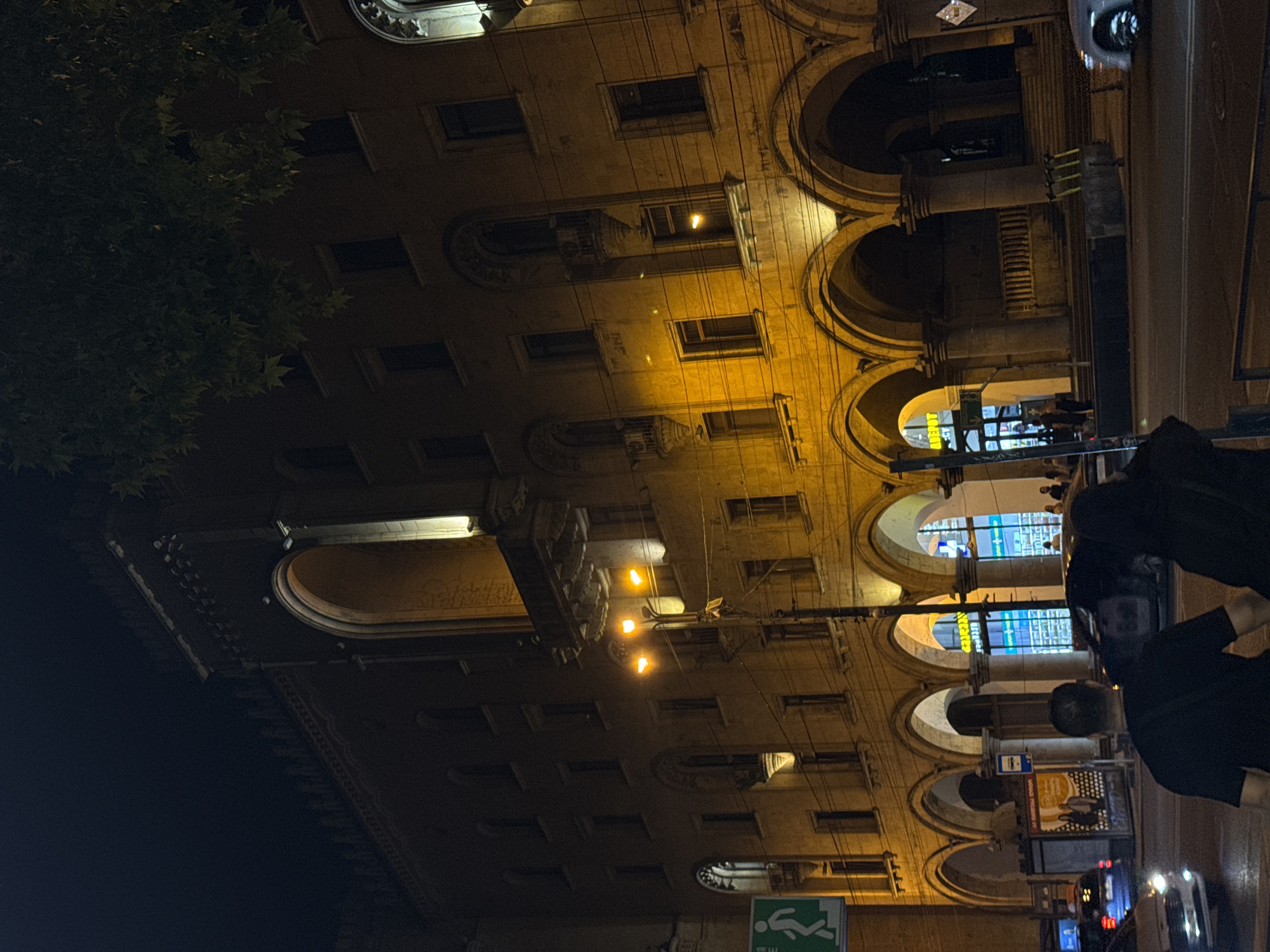Night out along Rustaveli Avenue, Tbilisi