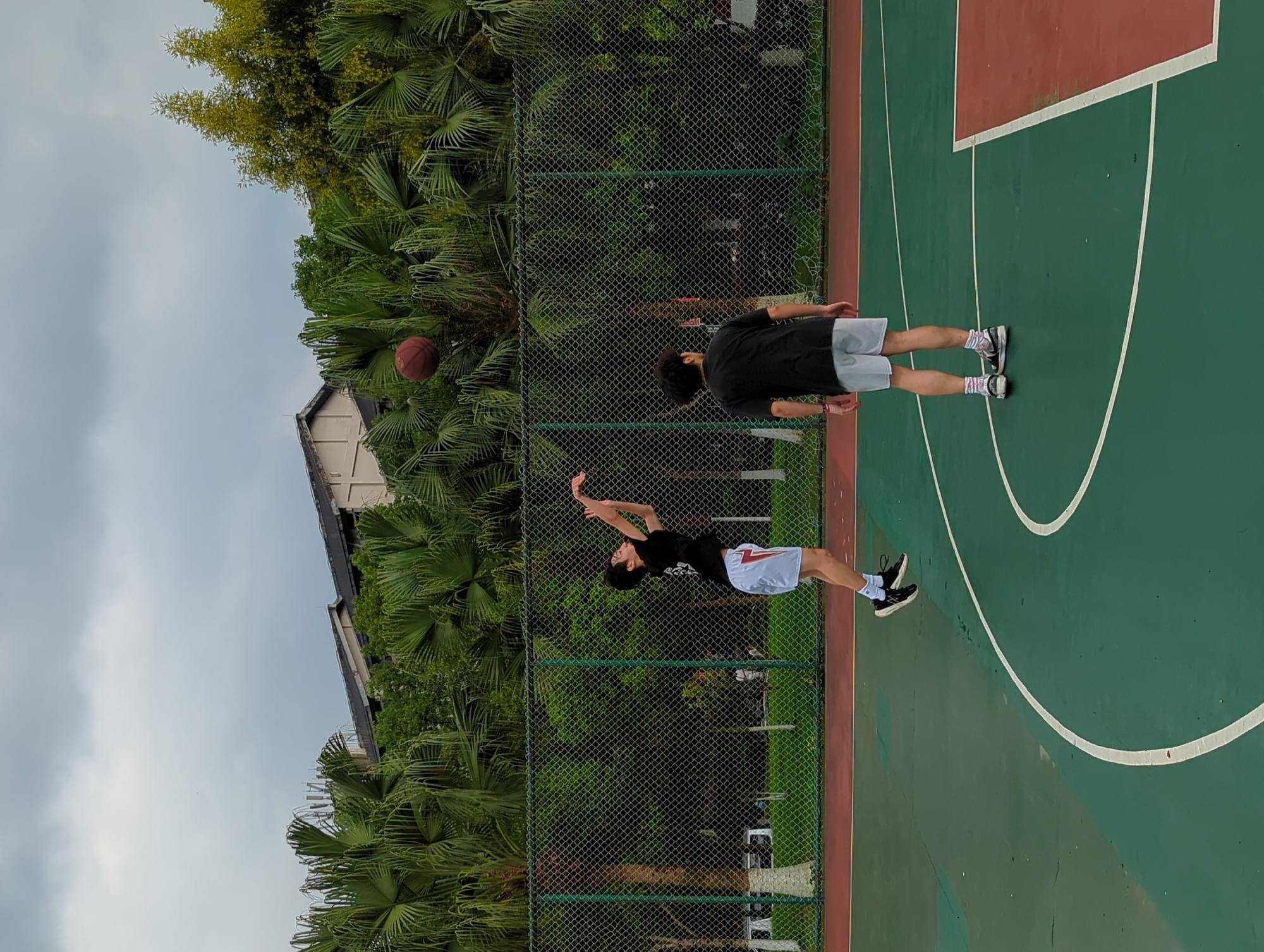 Morning sports activities observed at outdoor courts in Jiangjin