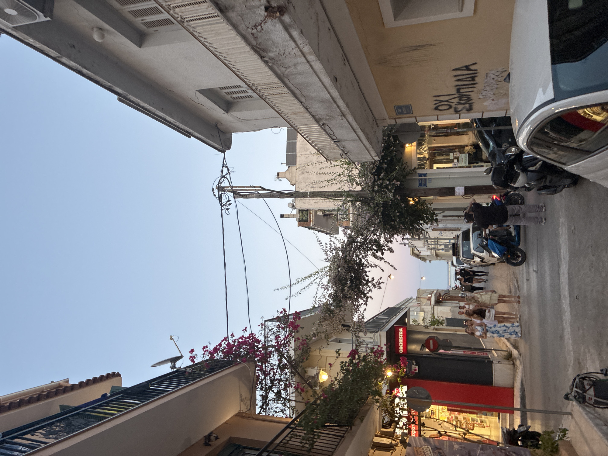 Strolling and eating out in Zakynthos town