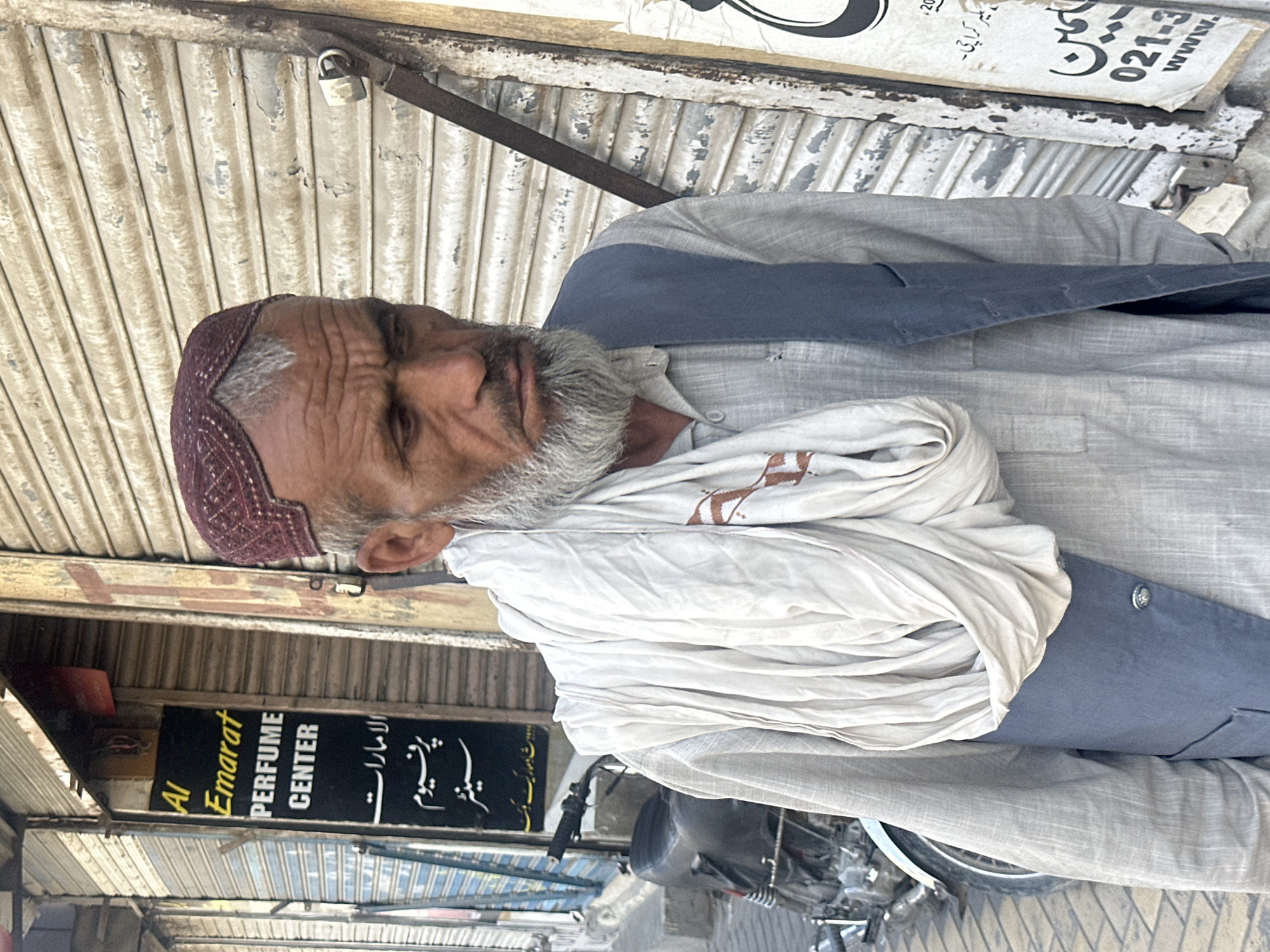 Street life documented across Quetta during morning hours