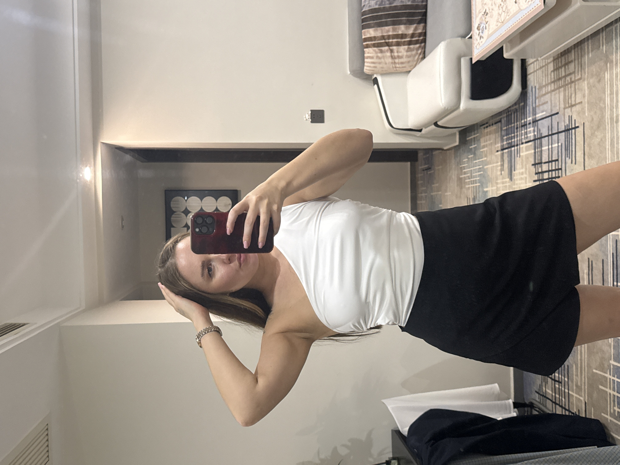 Hotel selfies and an EV charging stop in Yiwu