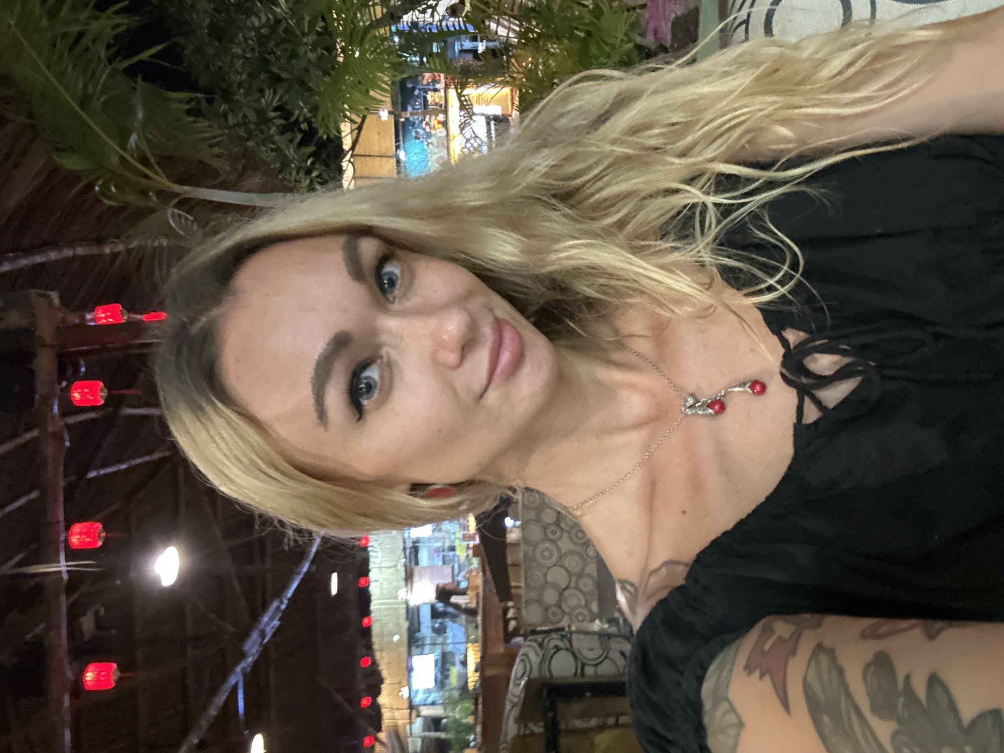 Woman documents Indian dining experience in Vietnam restaurant