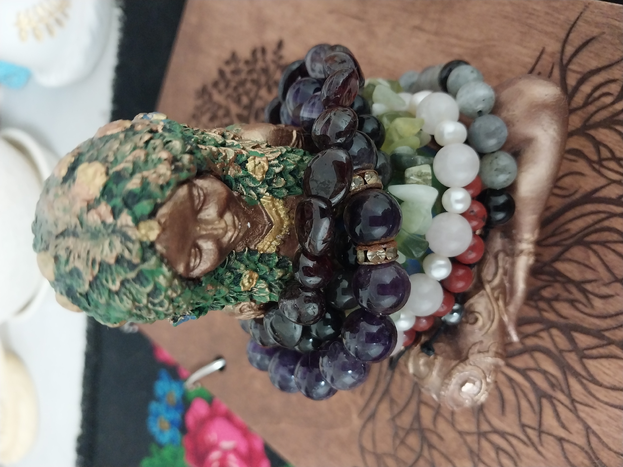 Cozy home life in Dnipro: cats, plants, crystals, and décor