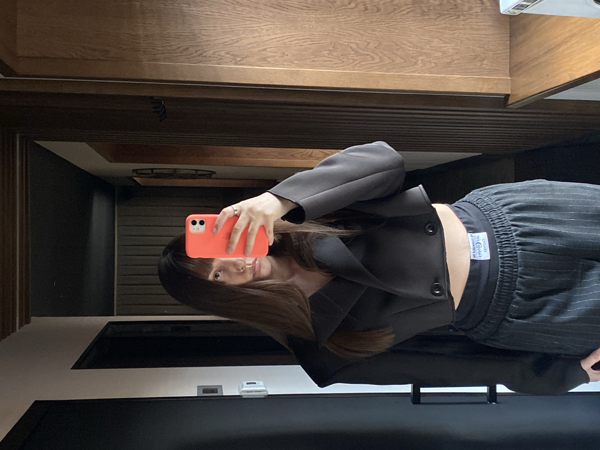 Woman documents daily moments through selfies in Votkinsk