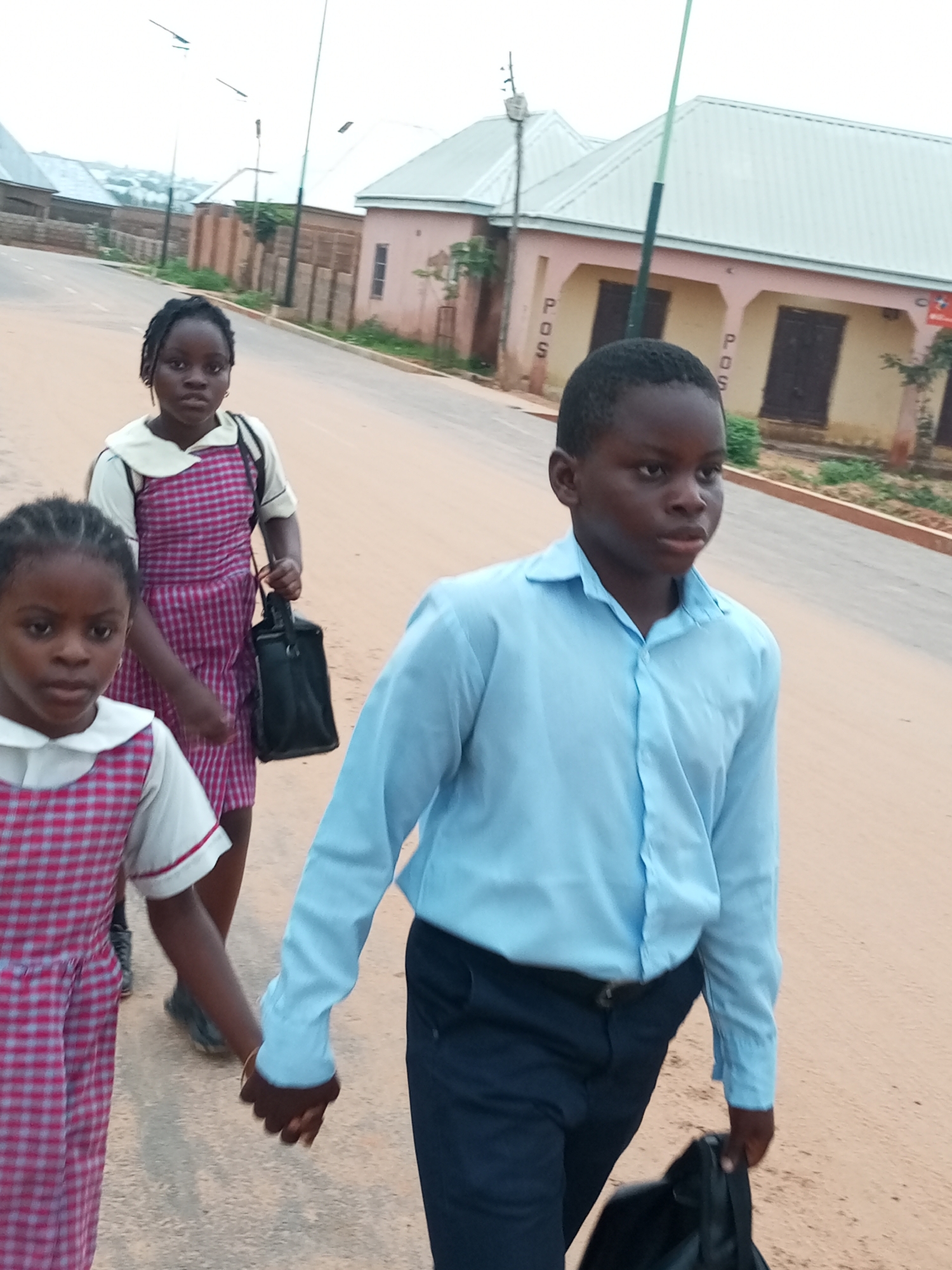 School morning on the streets of Tempure, Nigeria