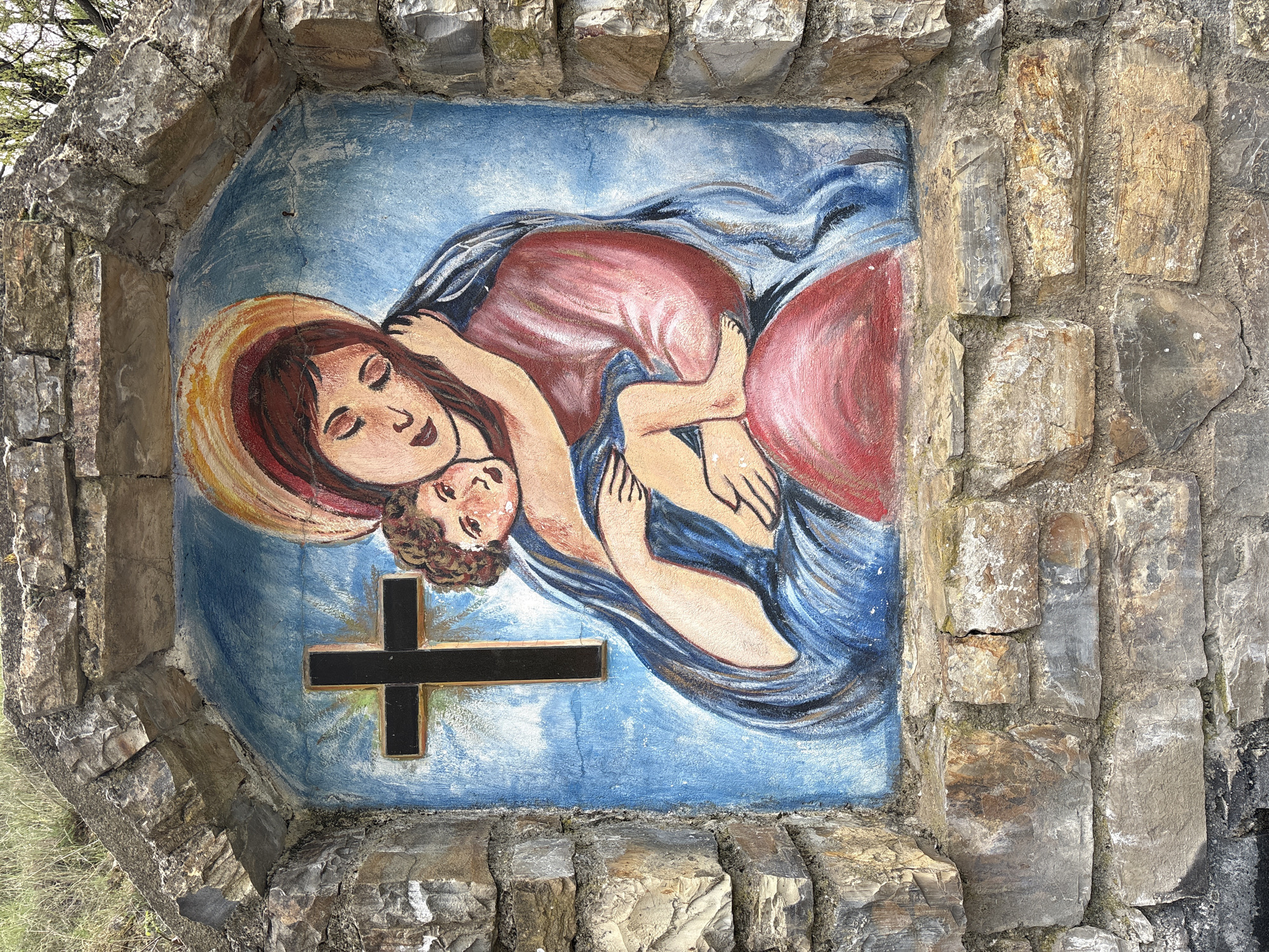 Religious artwork spotted in stone niche in Maglizh, Bulgaria