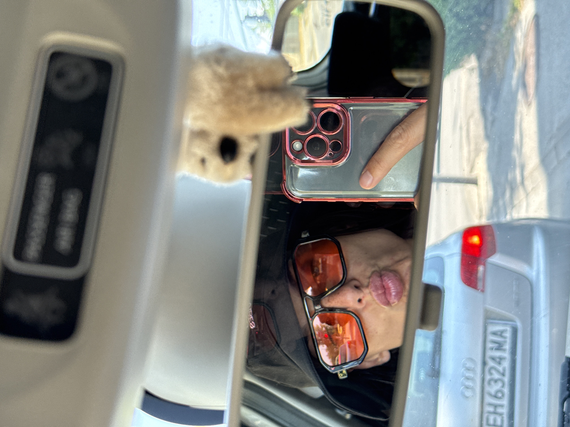 Silver cars and sunglasses at a Pleven workshop morning