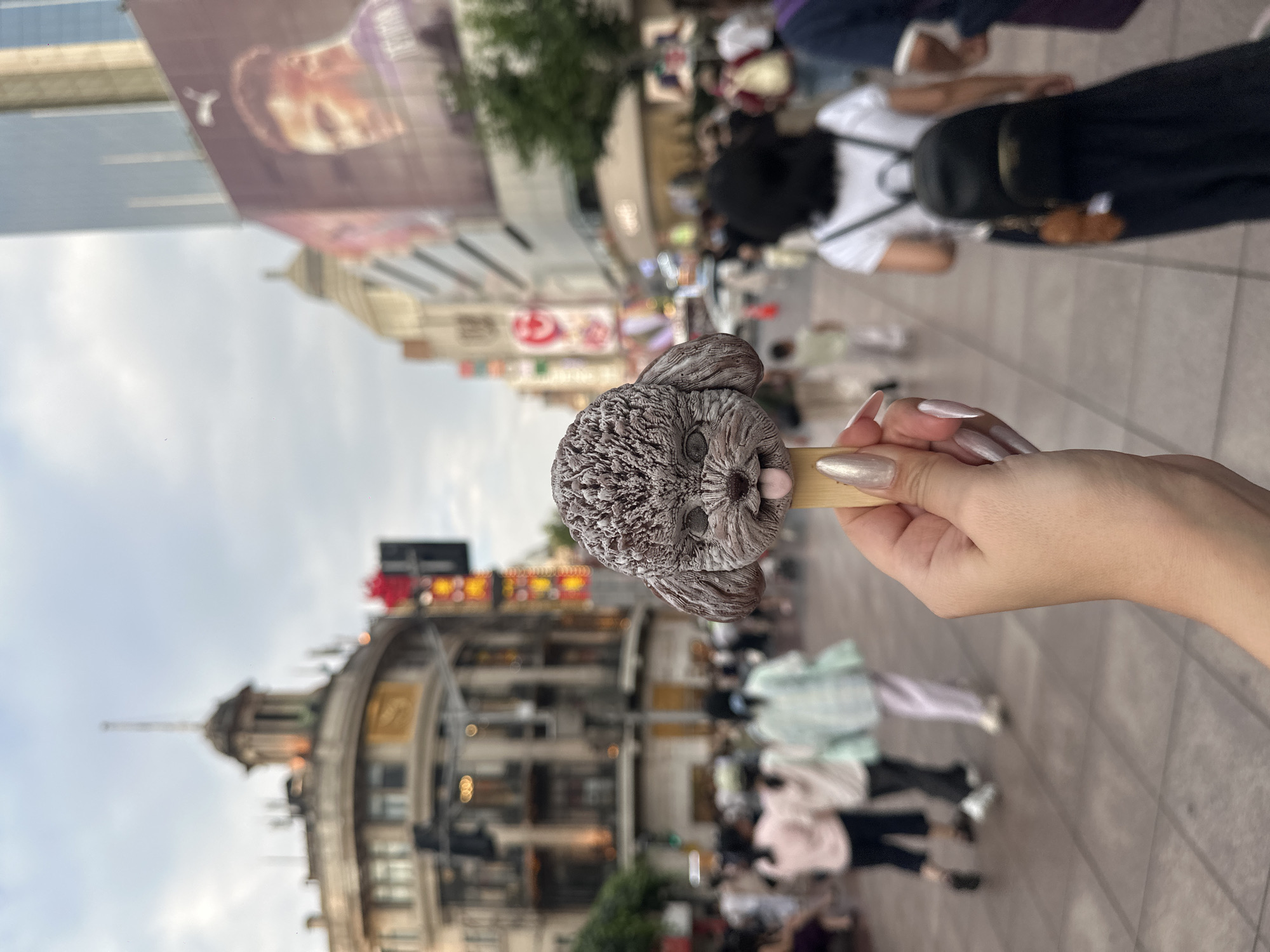Shanghai mall crawl with a dog-shaped popsicle stealing the show