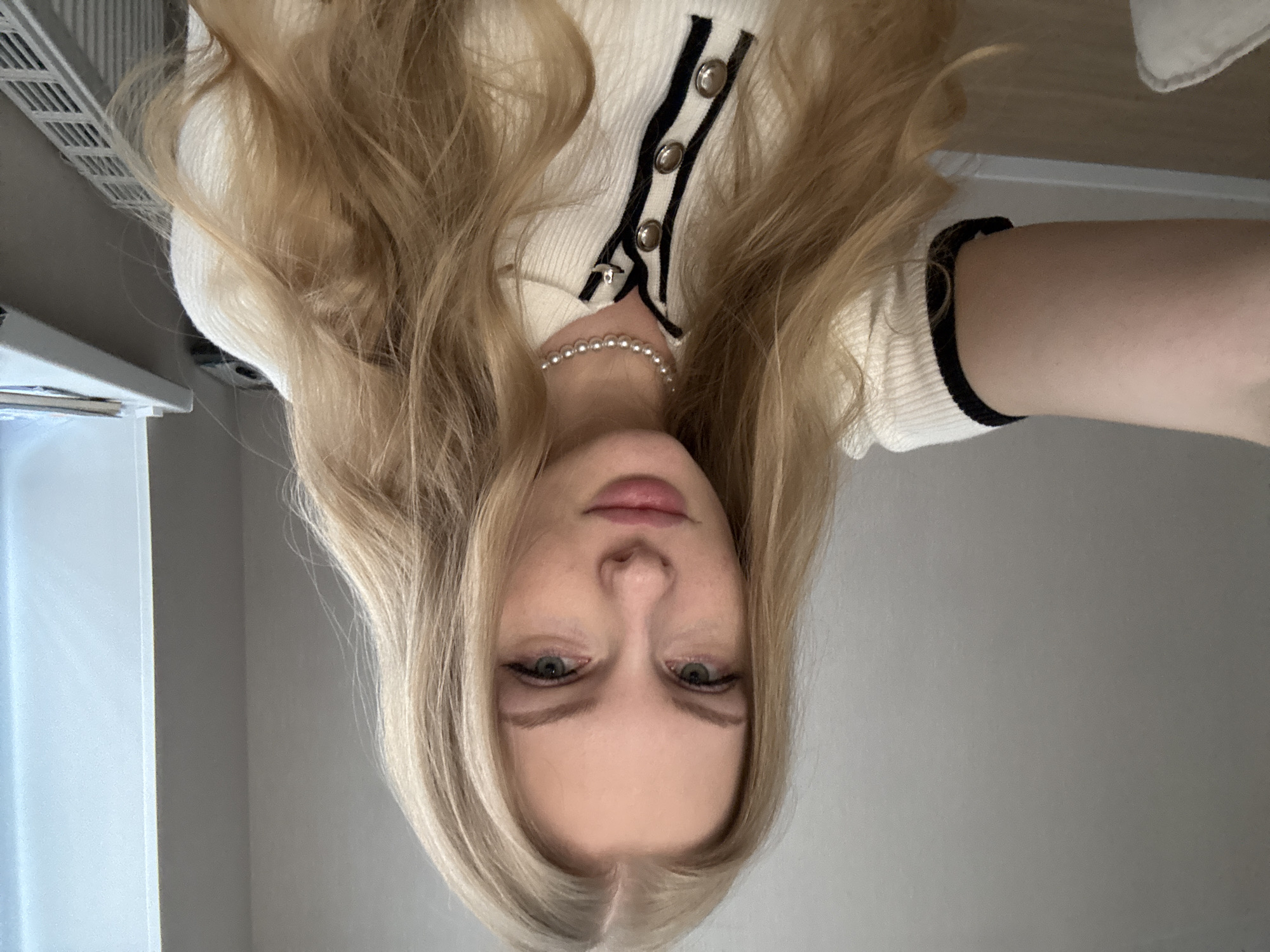 Woman captures selfie session in Perm, Russia apartment