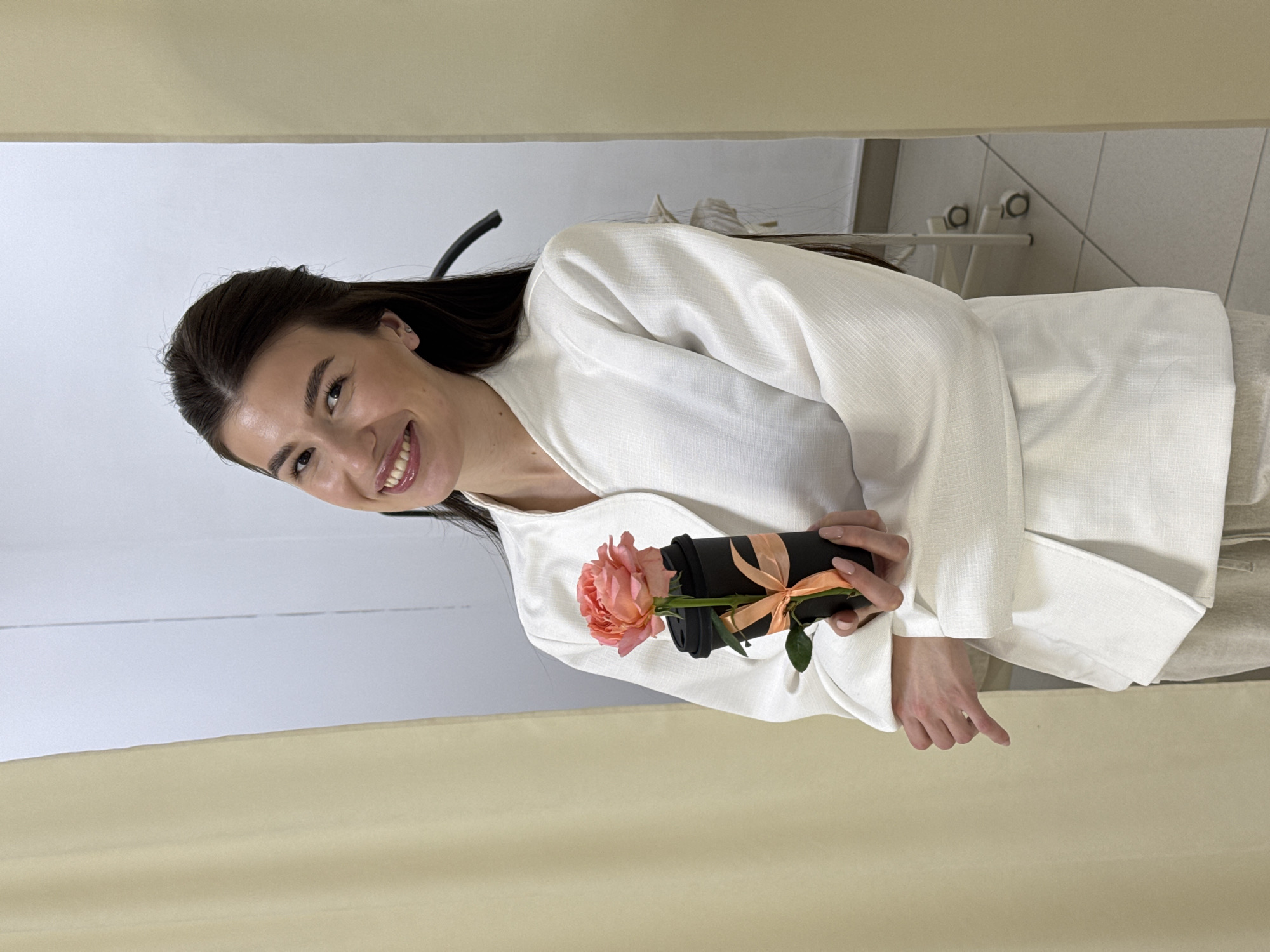 Woman photographed in portrait and selfie in Chaikovsky, Russia