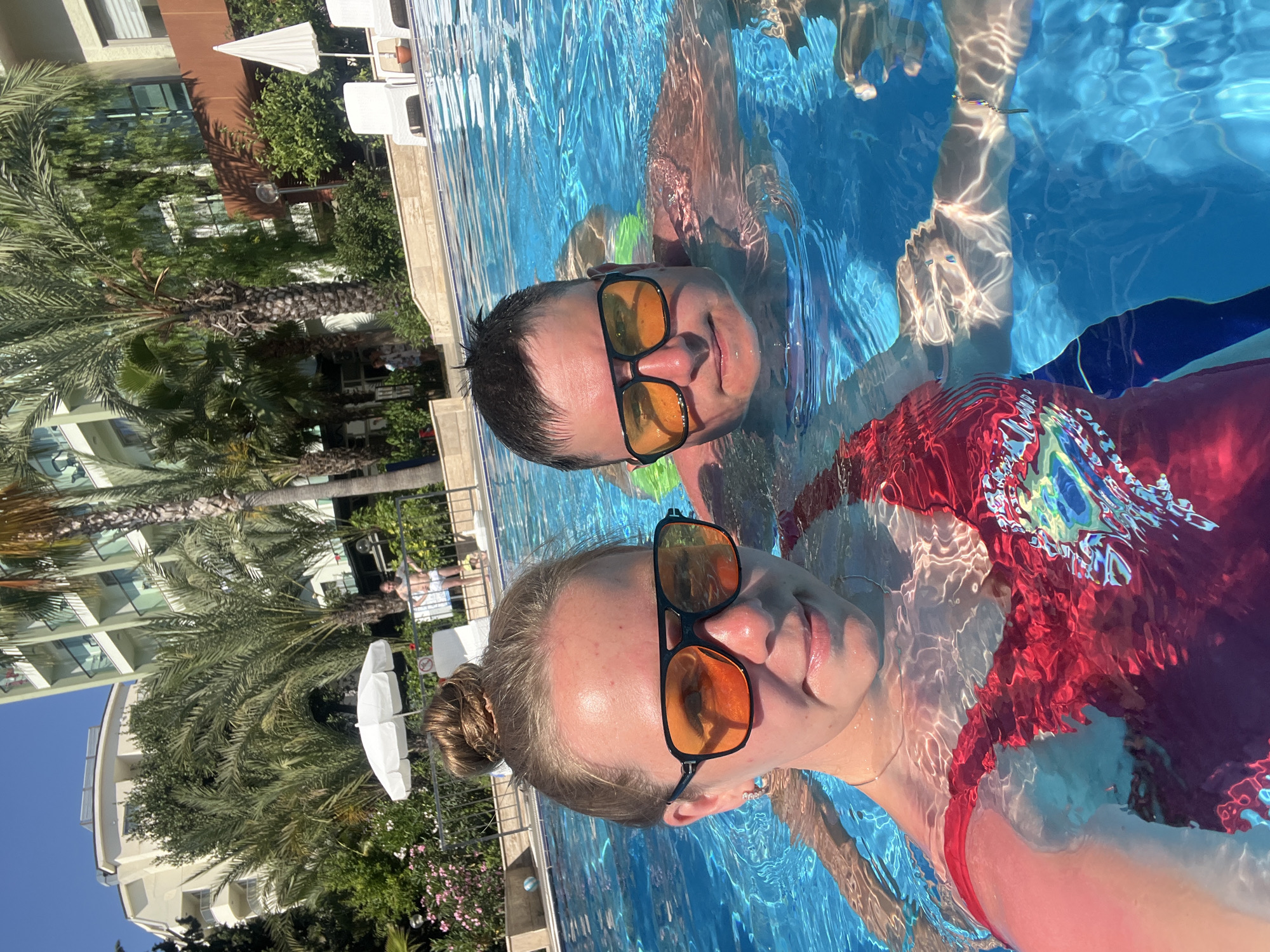 Sunny poolside resort day in Alanya with a gold medal moment