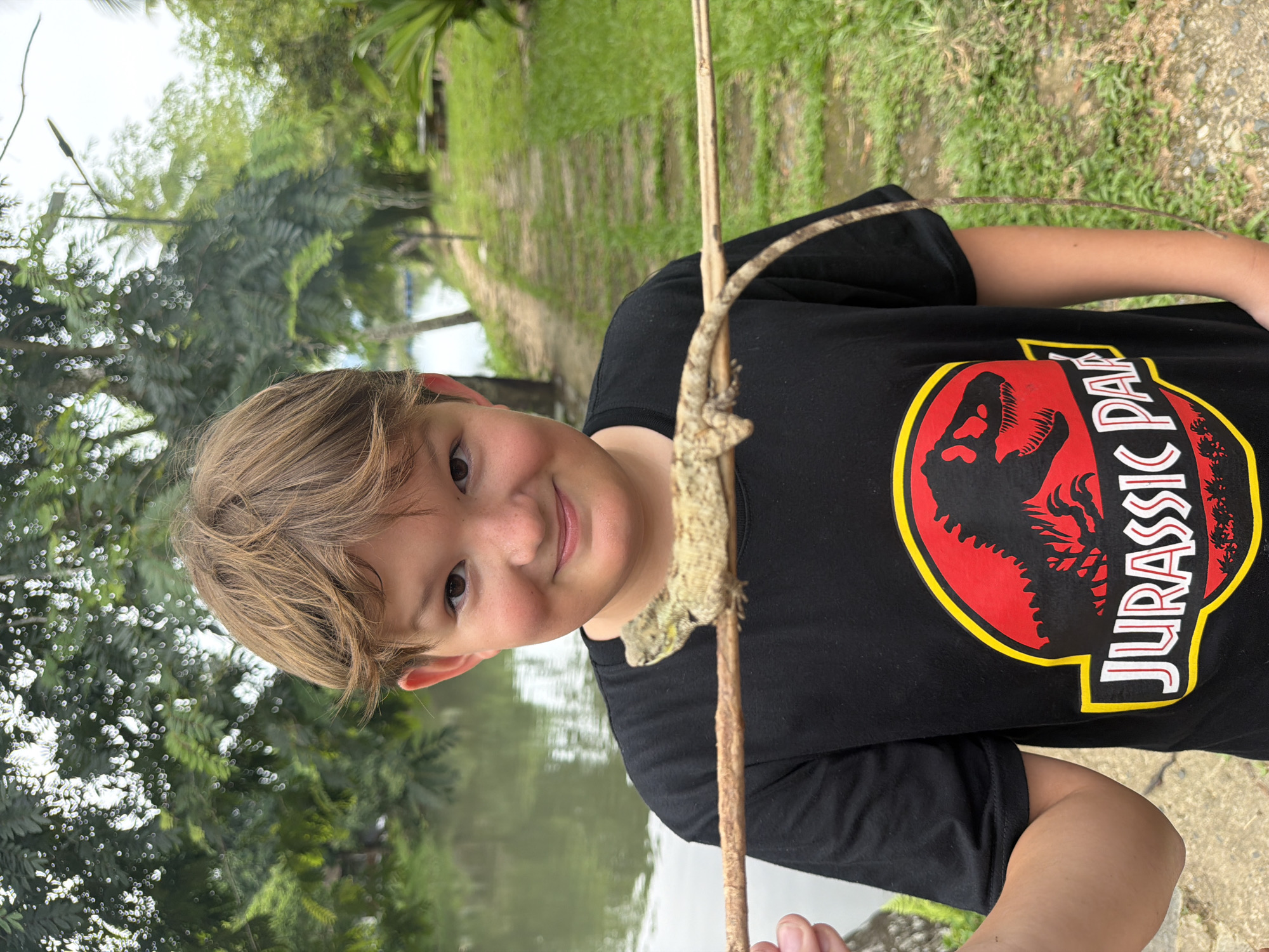 Garden scenes and local wildlife at a Ninh Hoa retreat