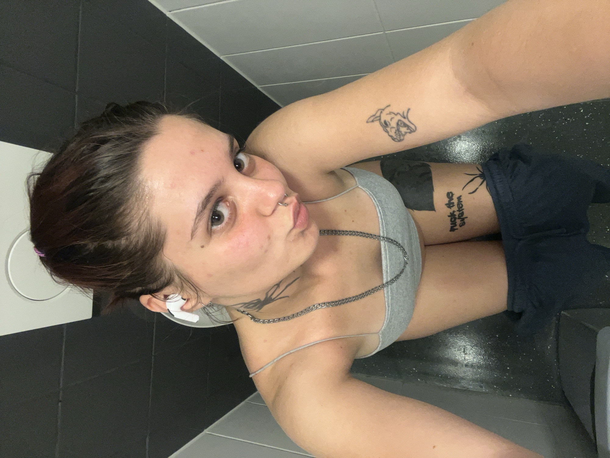 Cats at home and casual selfies from Genemuiden