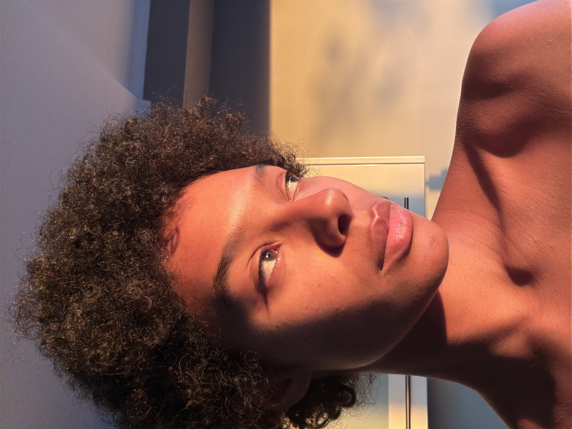Golden-hour portraits and a desk scene in Champs-sur-Marne