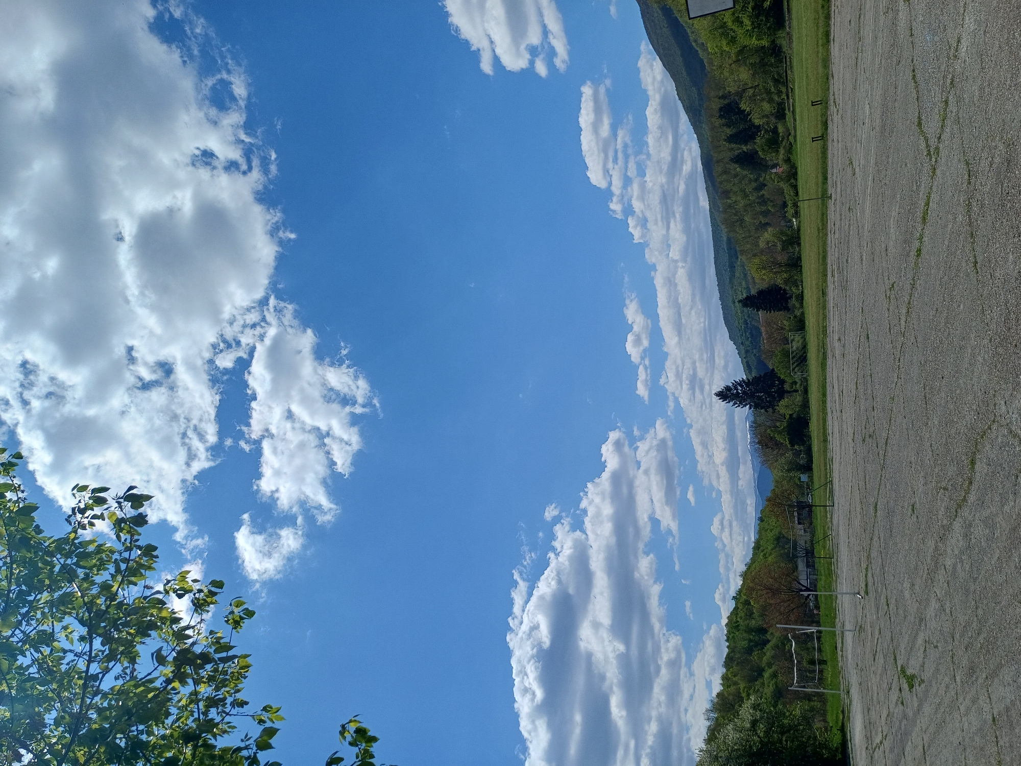 Clear skies over Bulgarian mountains captured in Georgi Damyanovo