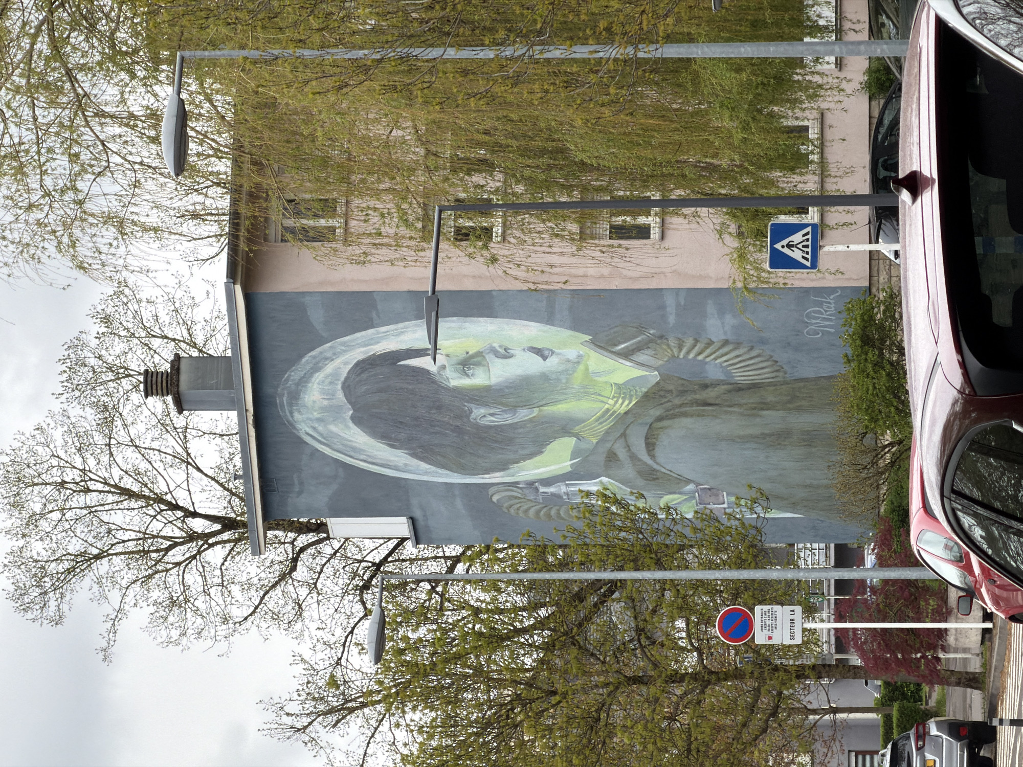 Spring afternoon walk documented across Esch-sur-Alzette neighborhoods