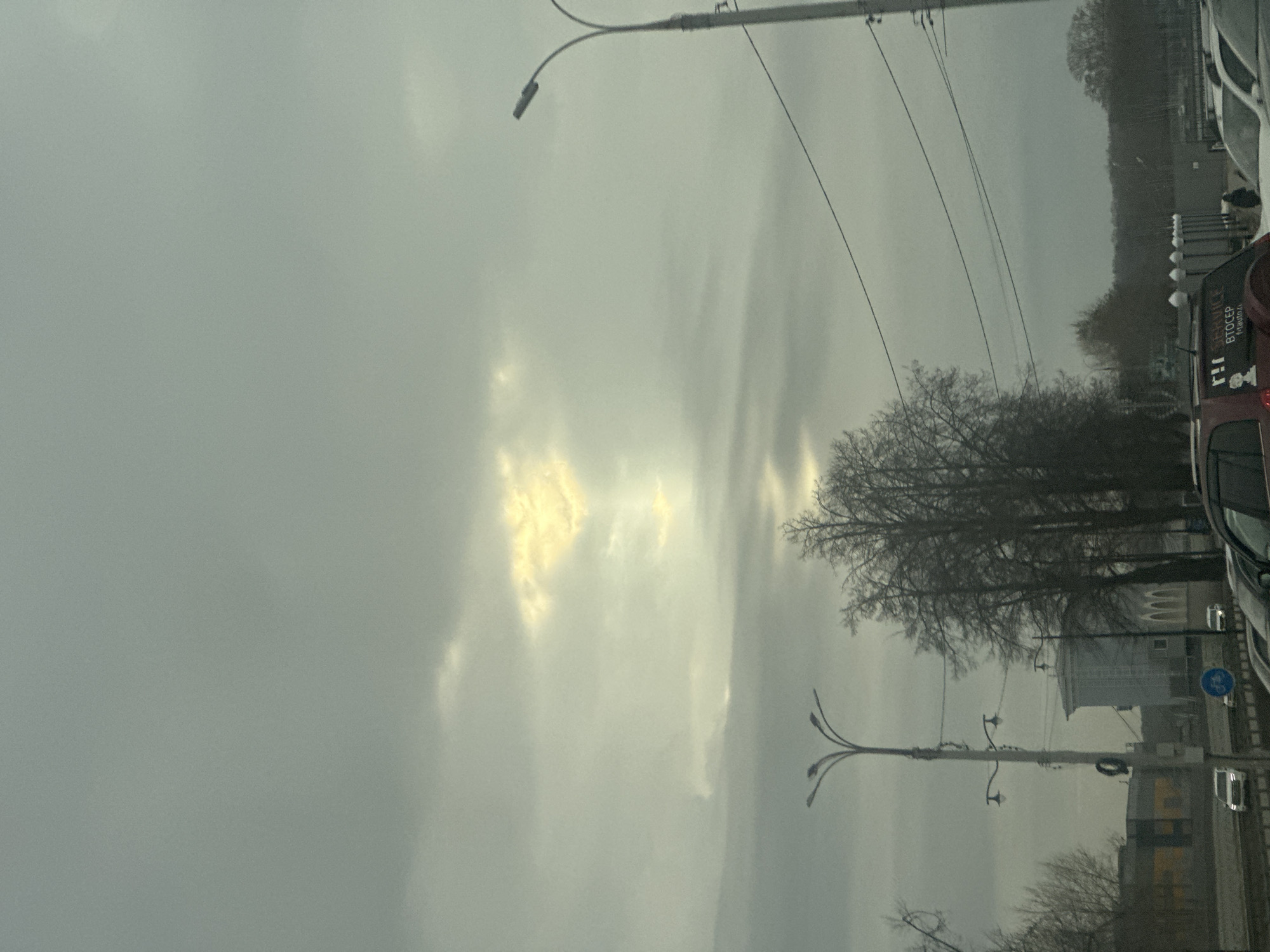 Light pillars observed in overcast Votkinsk sky