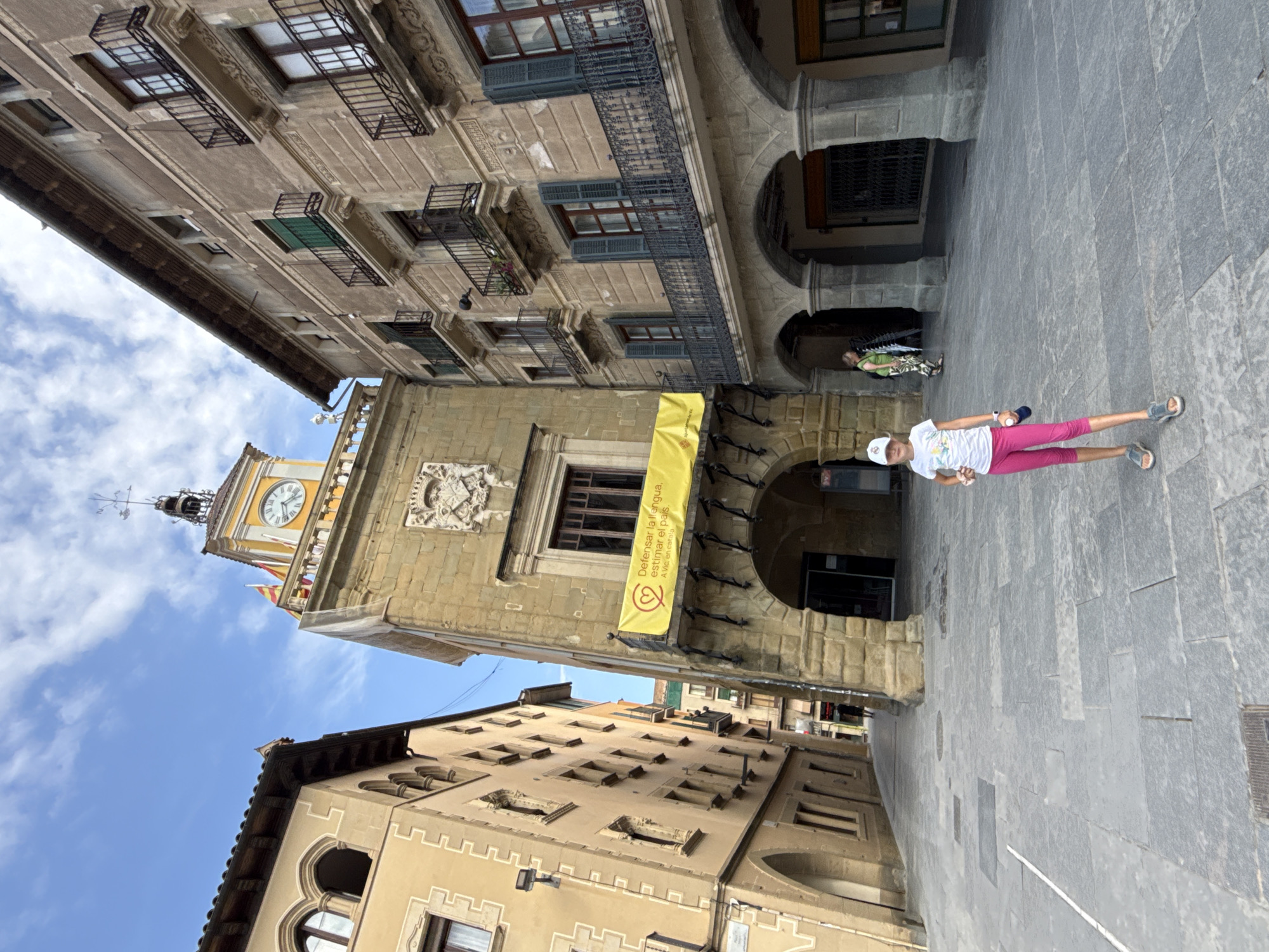 Afternoon walk through Vic's old town and Plaça Major