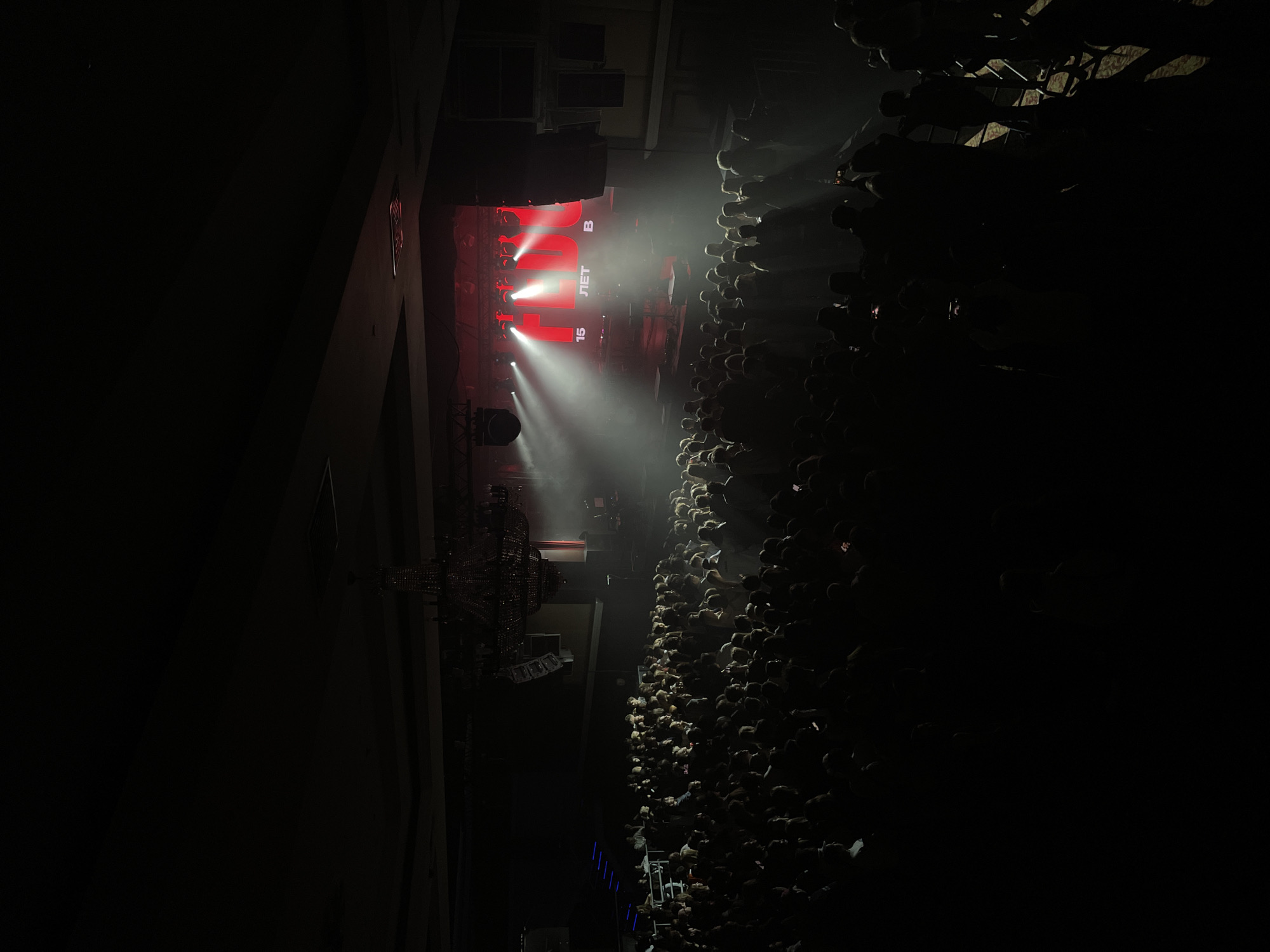 Live concert draws large crowd in Kazan venue