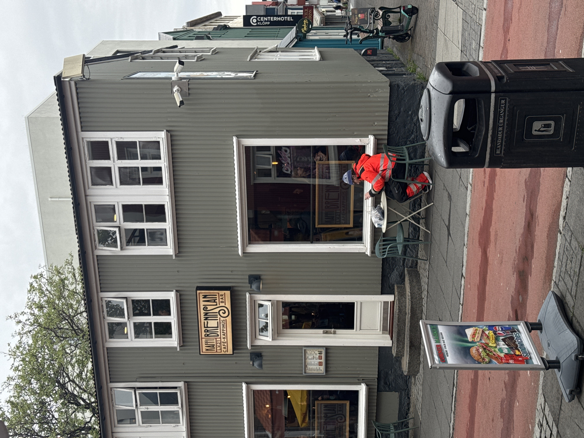 Evening stroll through downtown Reykjavik captured in detail