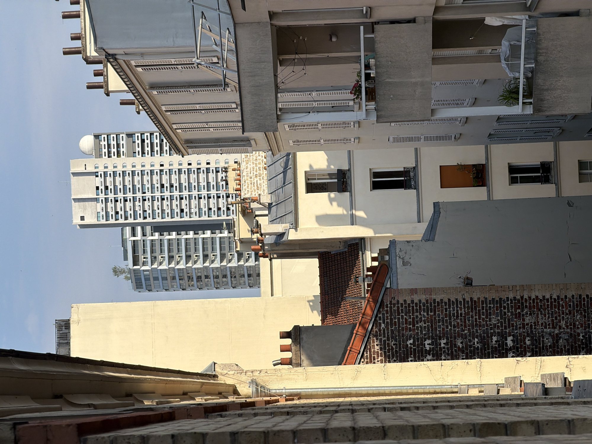Close look at Parisian Haussmannian architecture on a clear morning