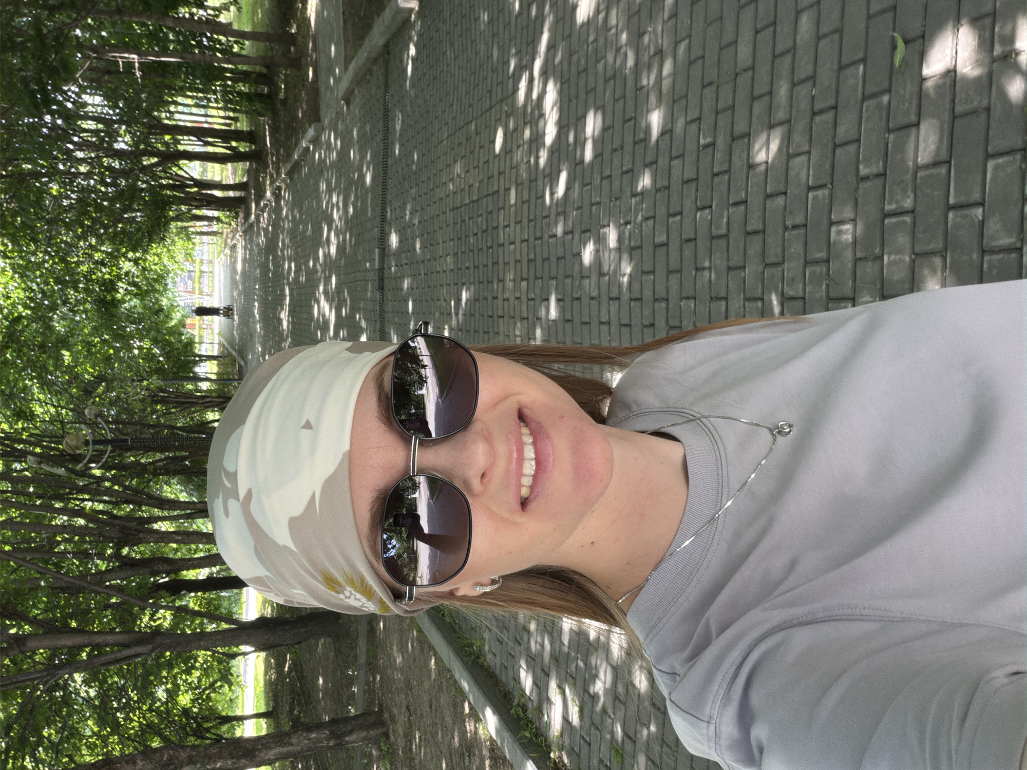Walking Khabarovsk's park paths past the State Circus