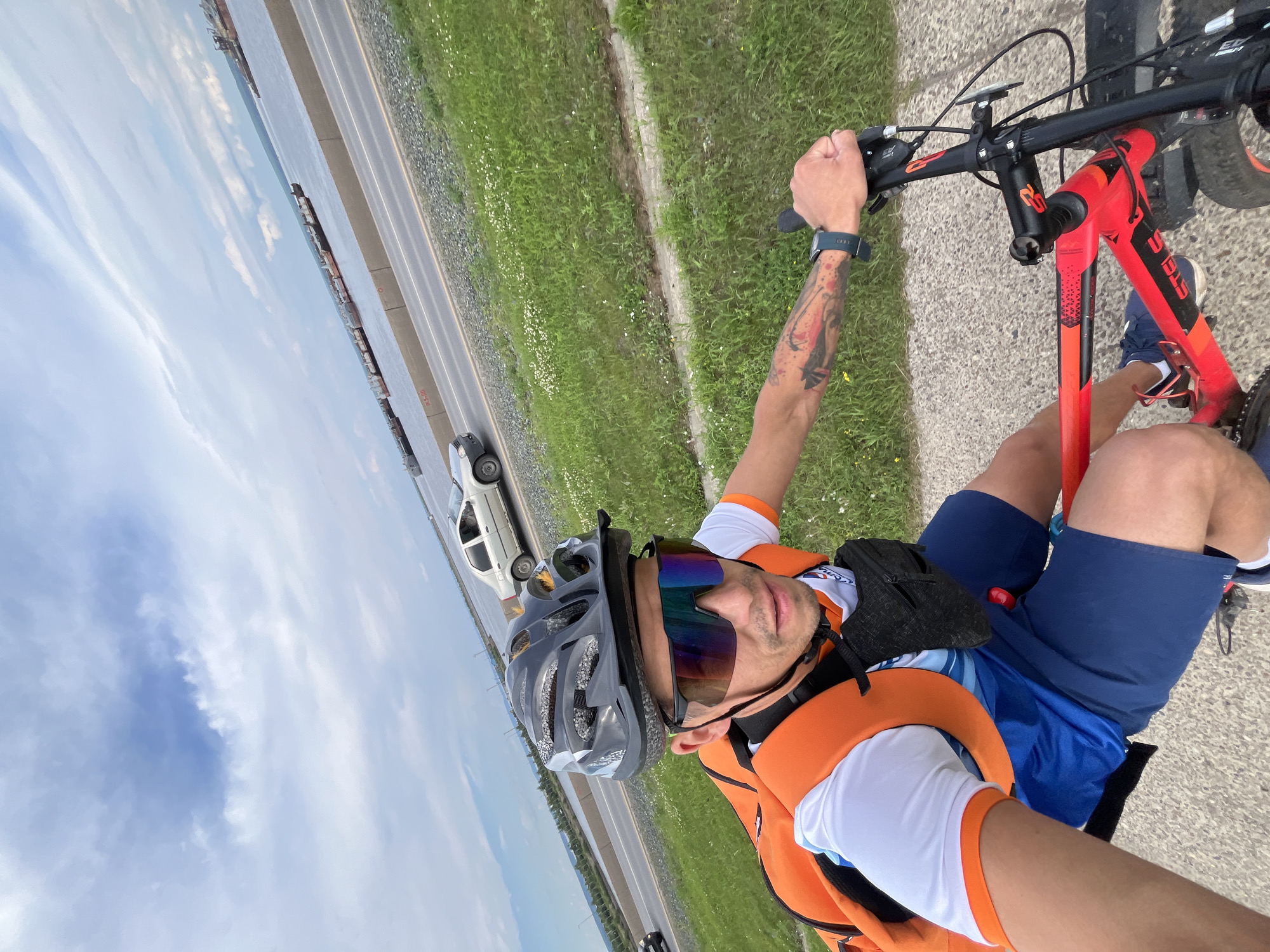 Cycling and barge-watching along the Kama River in Chaikovsky