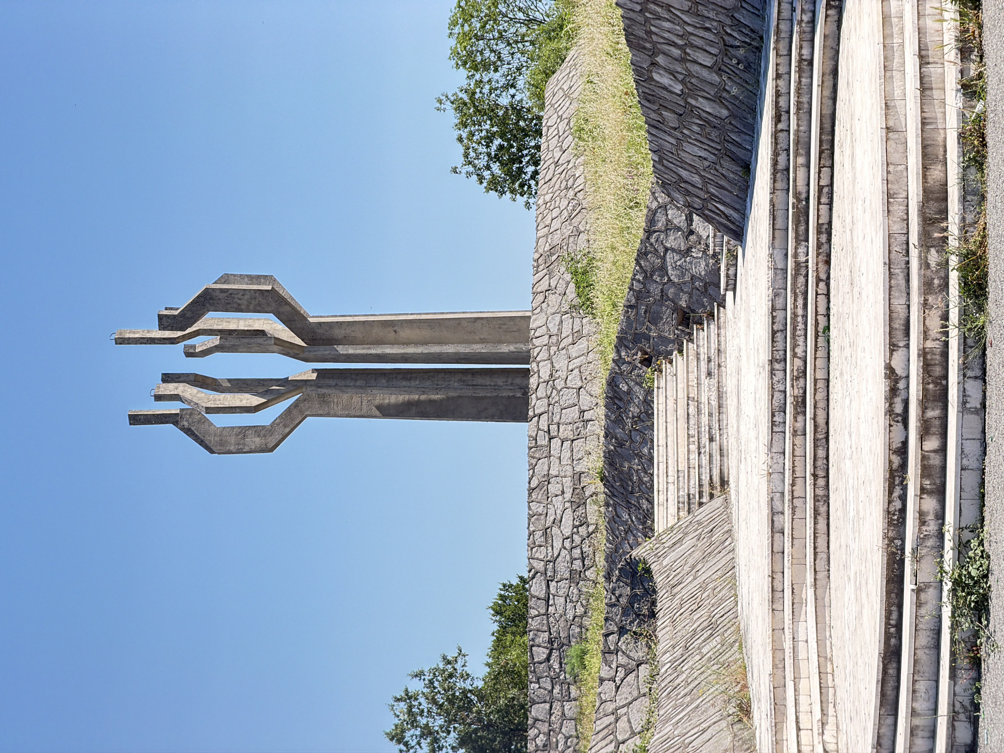 Visitor documents Barutana Memorial Complex sculptures in Montenegro