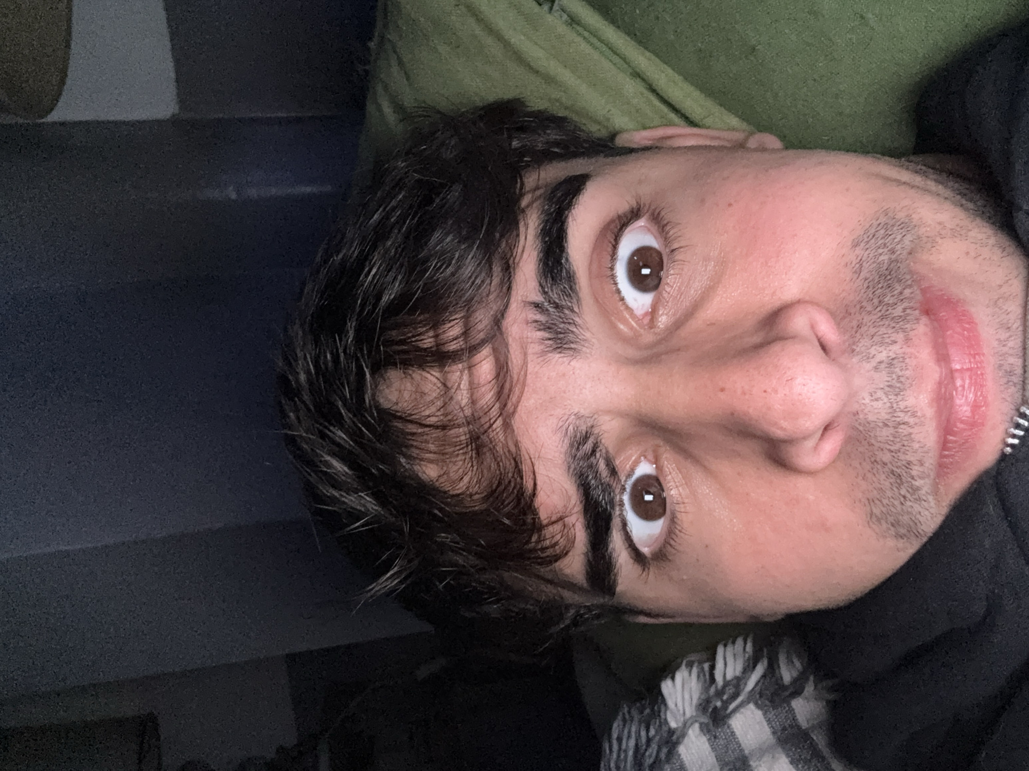 Man Takes Playful Selfie Series in Avellaneda