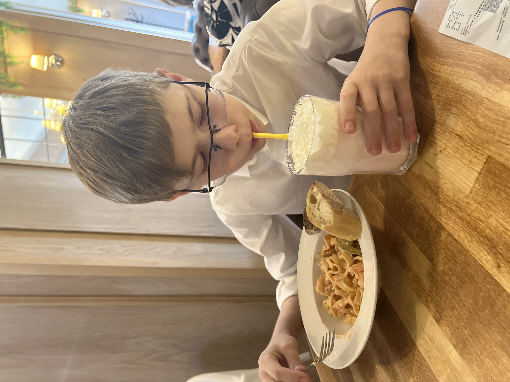 Lunch stop at a Yekaterinburg restaurant with pastries and milkshakes