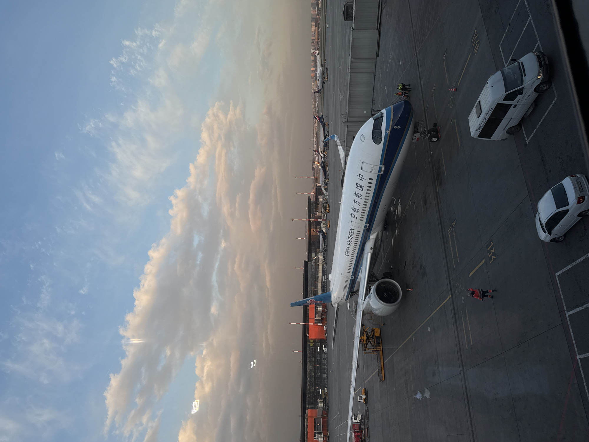 Airport observer documents China Southern aircraft at Moscow Sheremetyevo