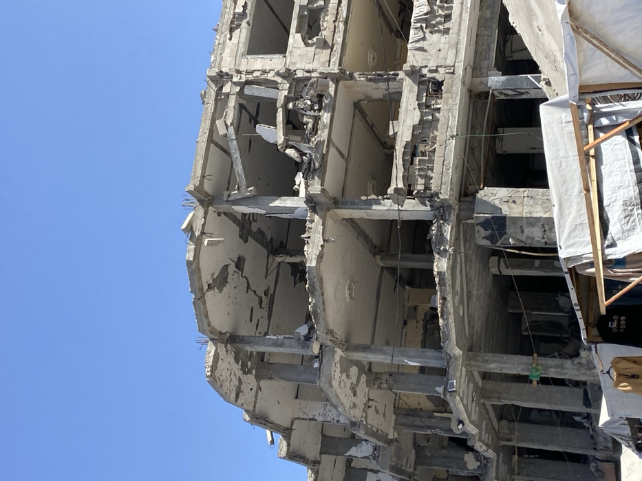 Daily life continues amid damaged buildings in Khan Yunis