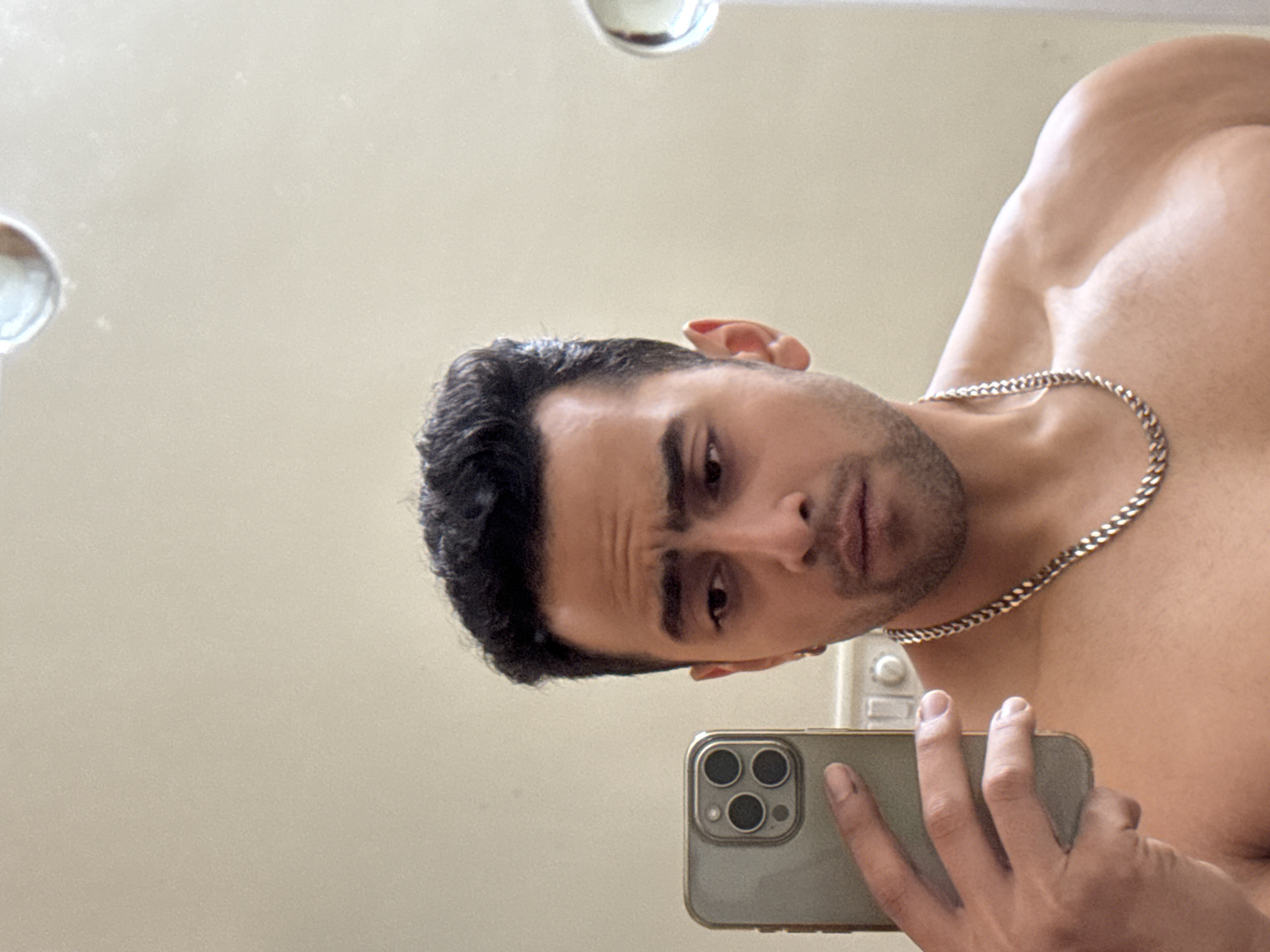 Person takes mirror selfies in Kolkata residence