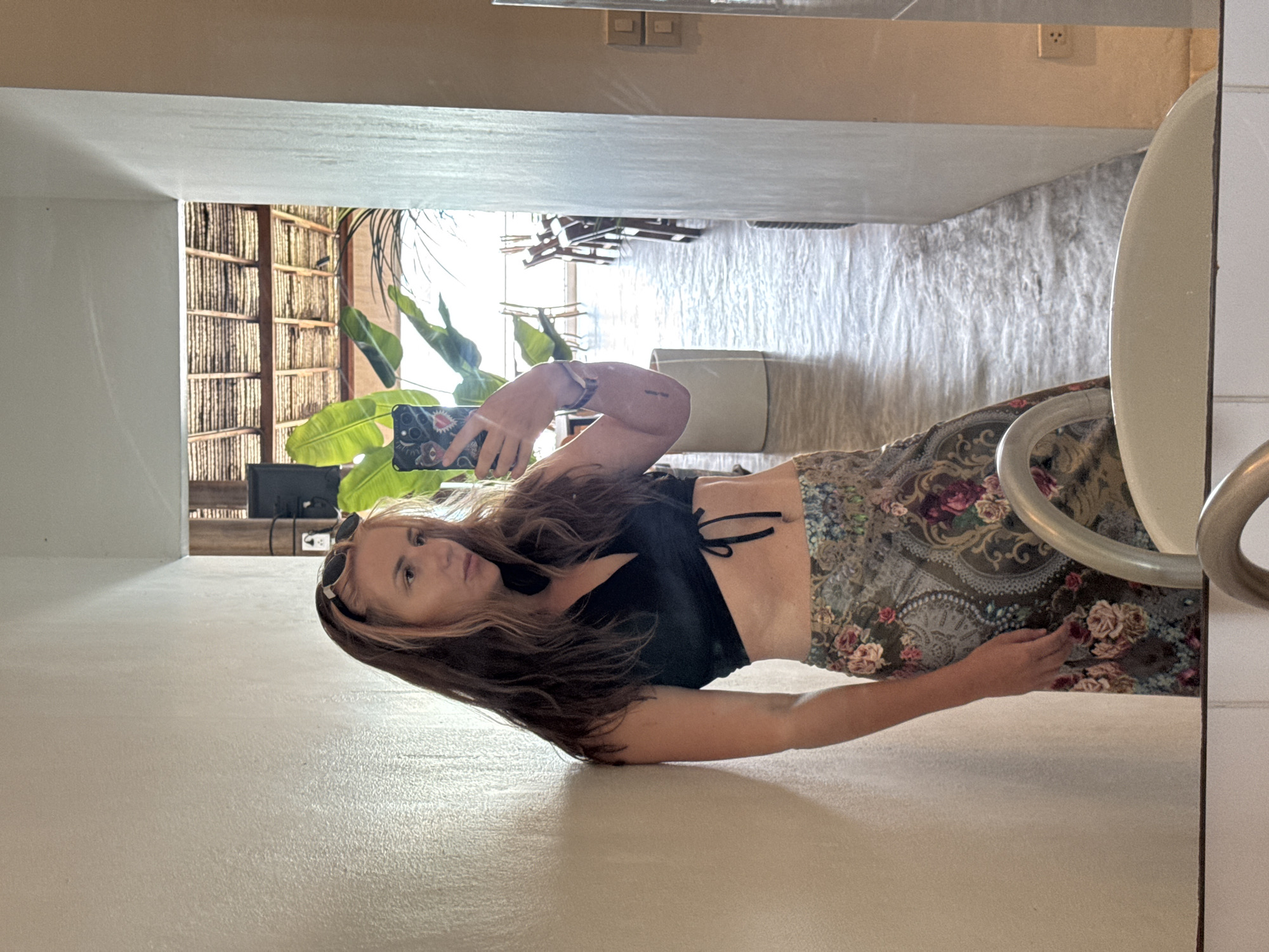 Indoor selfie and ocean-view dining spots, coastal vibes
