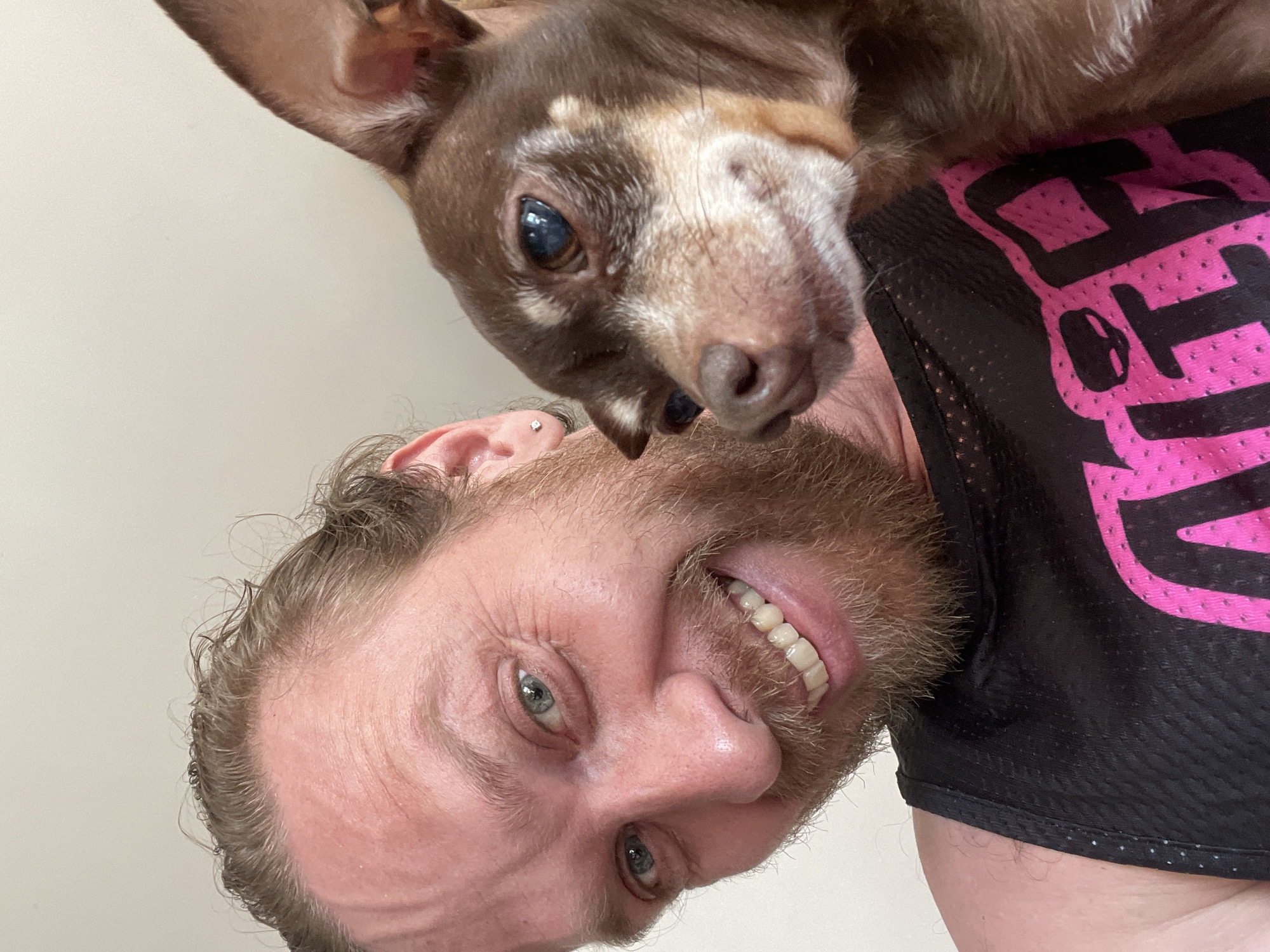 Relaxed St. Petersburg moments: a dog walk and a gym selfie