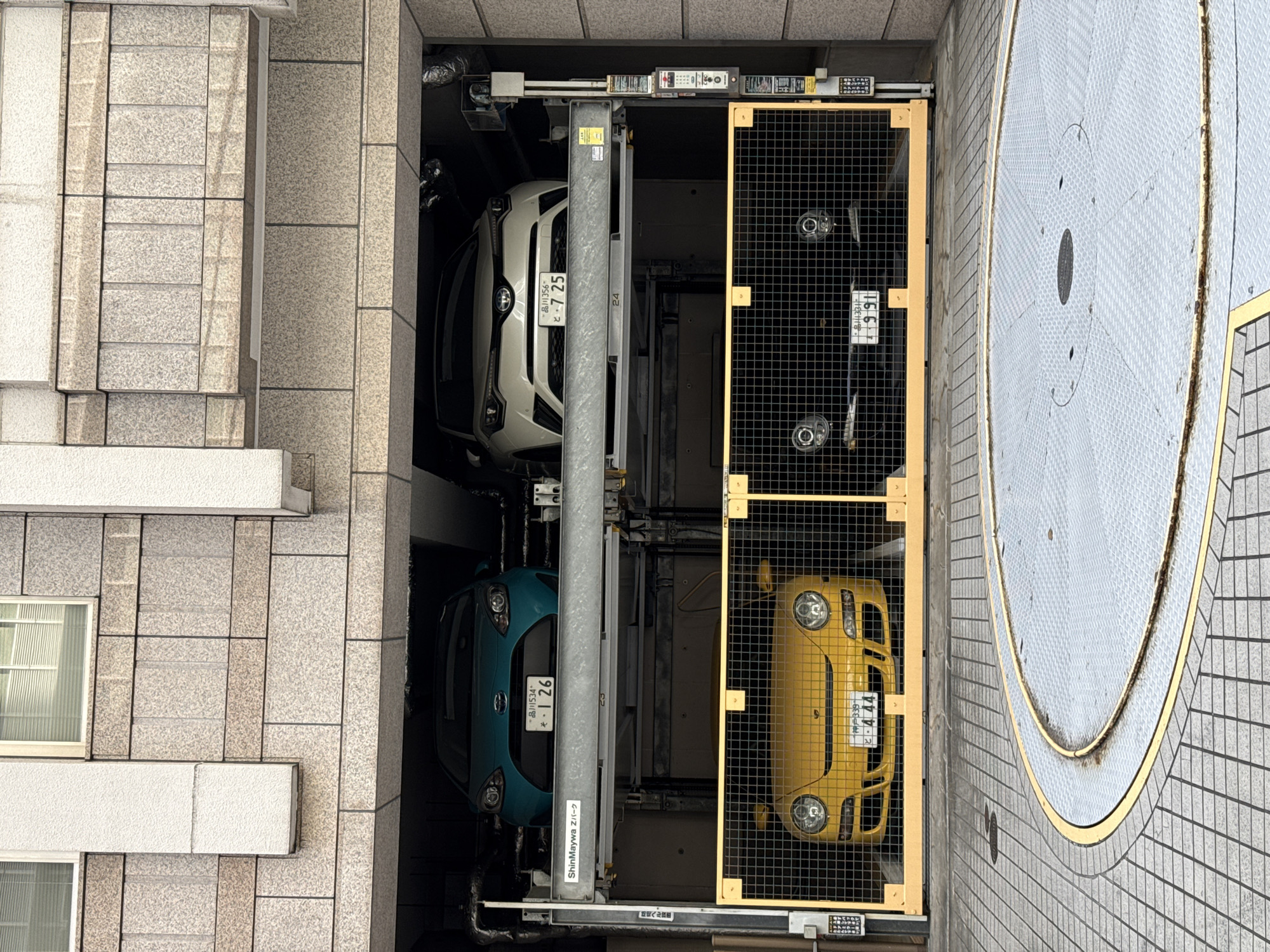 Mechanical parking system spotted in Shibuya housing four cars