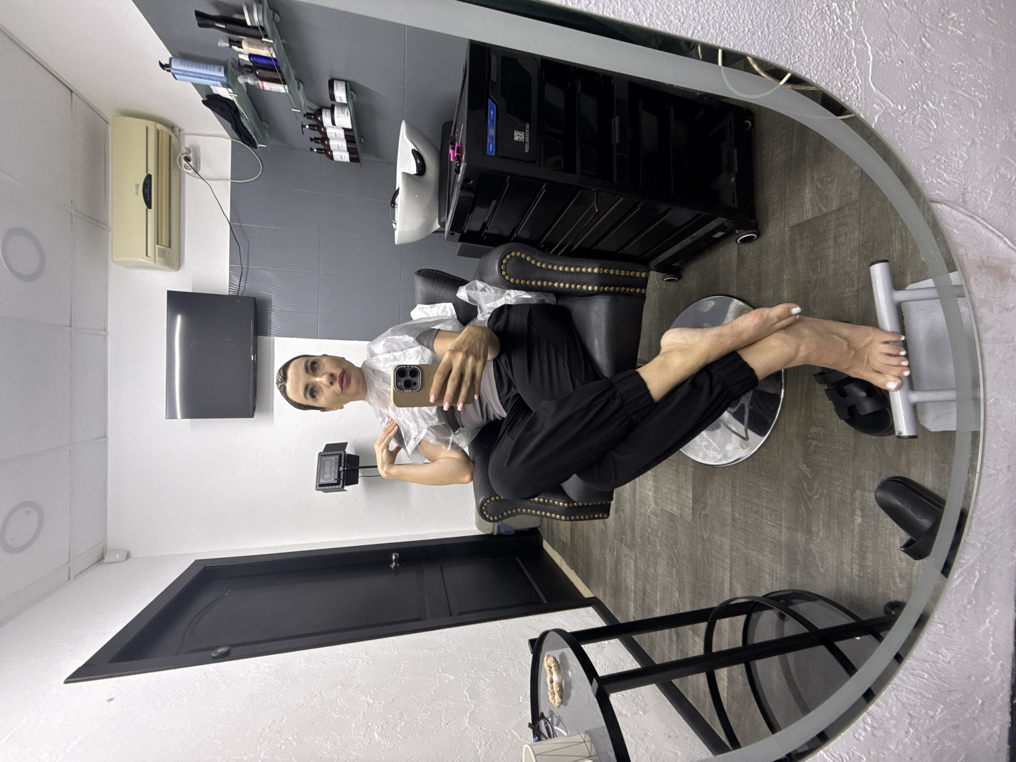 Salon selfies during a hair appointment in Dnipro