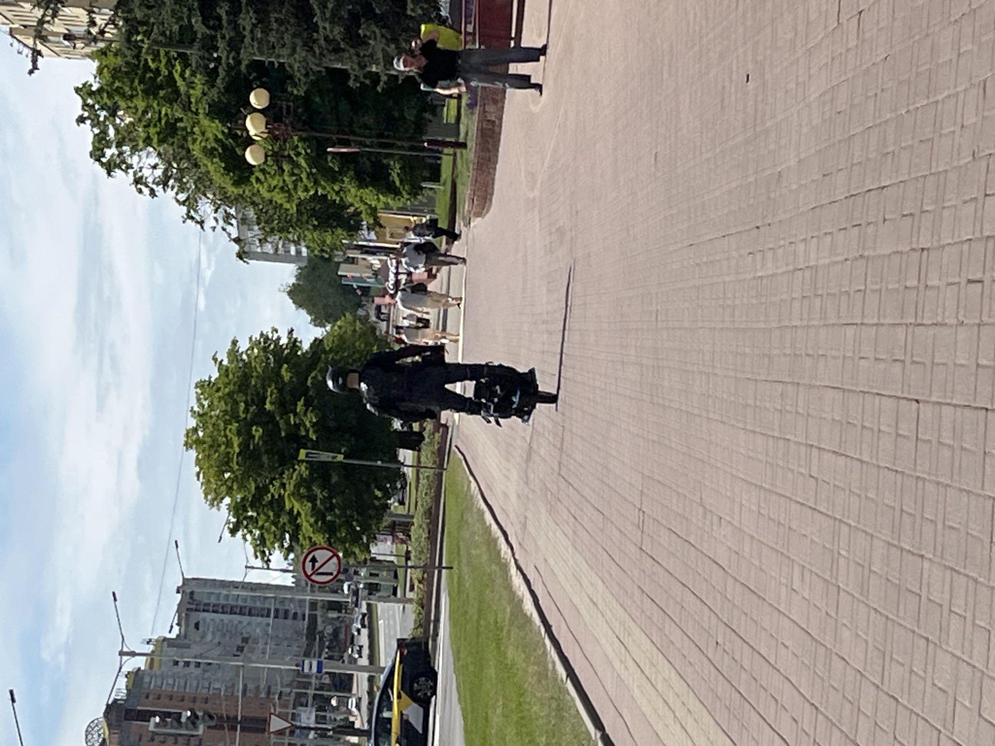 Sunday morning walking tour documented across central Minsk landmarks