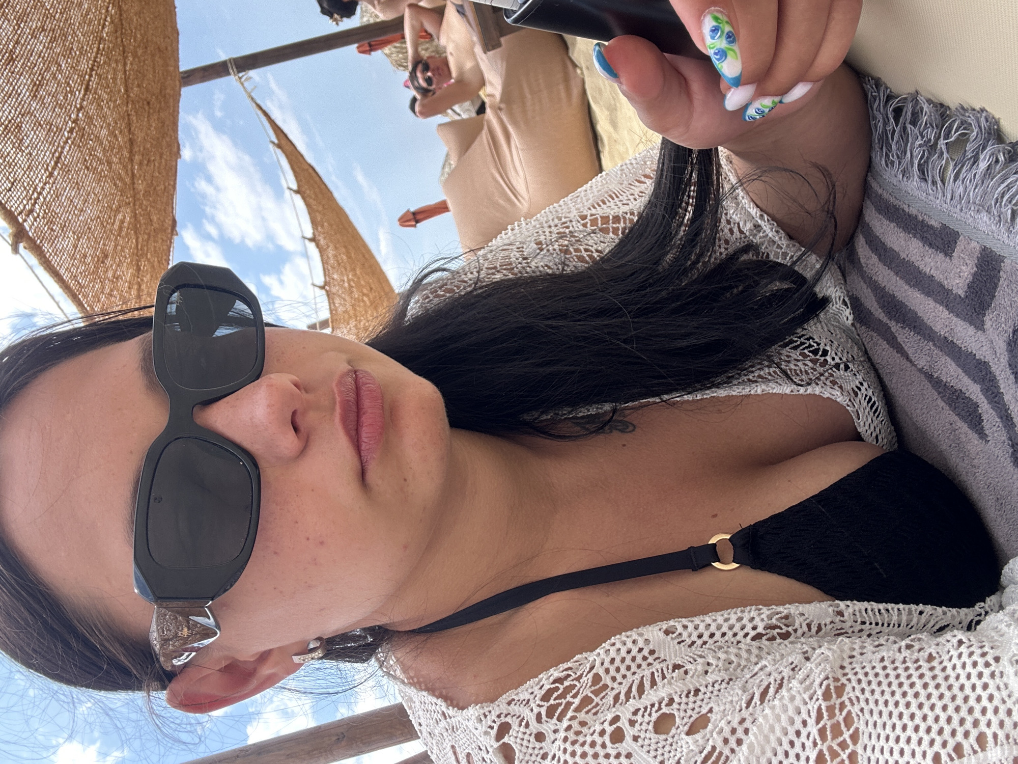 Casual beach day documented in Nea Peramos, Greece