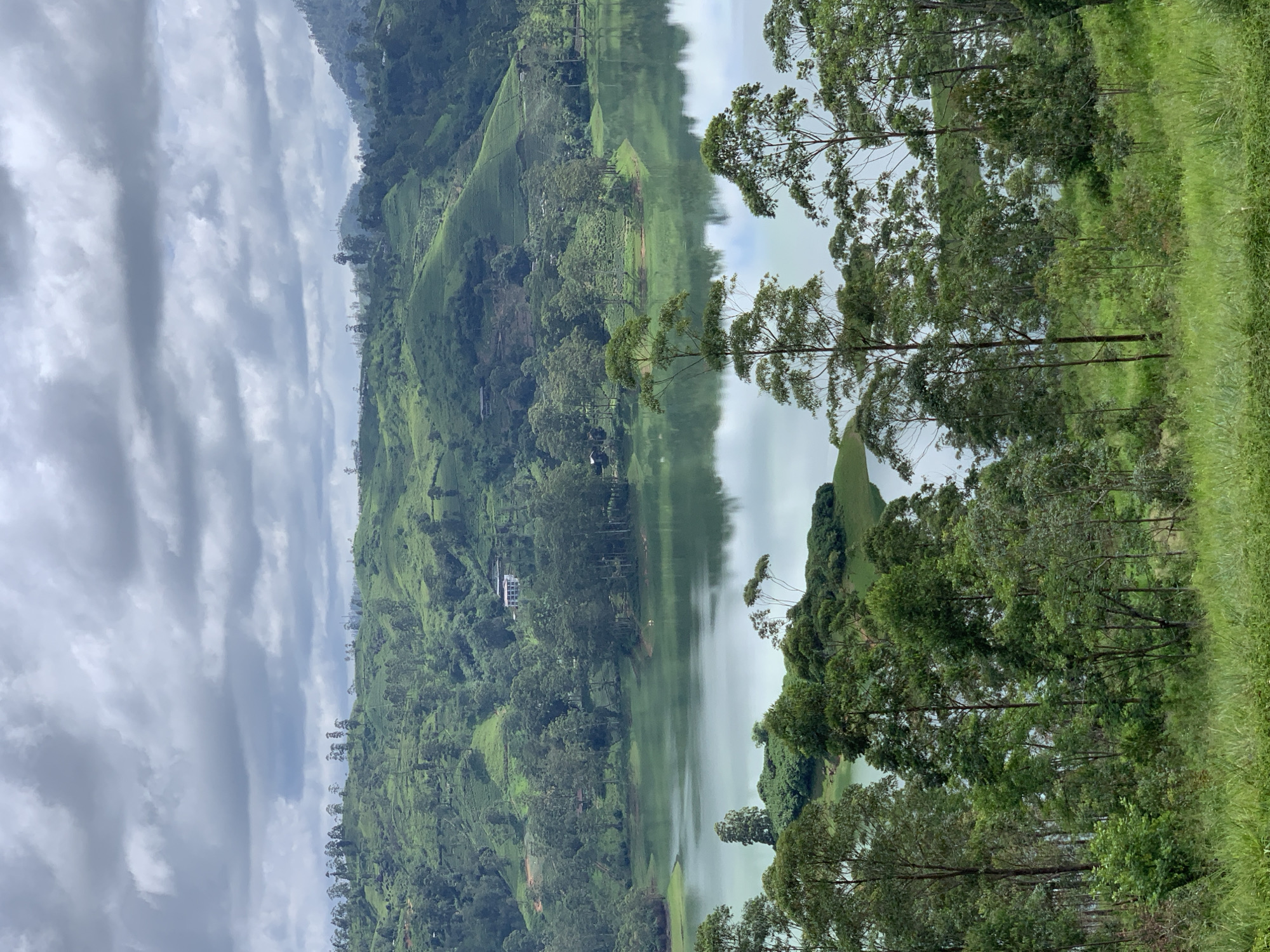 Sri Lanka's Kuda Maskeliya lake and tea hills from road and air