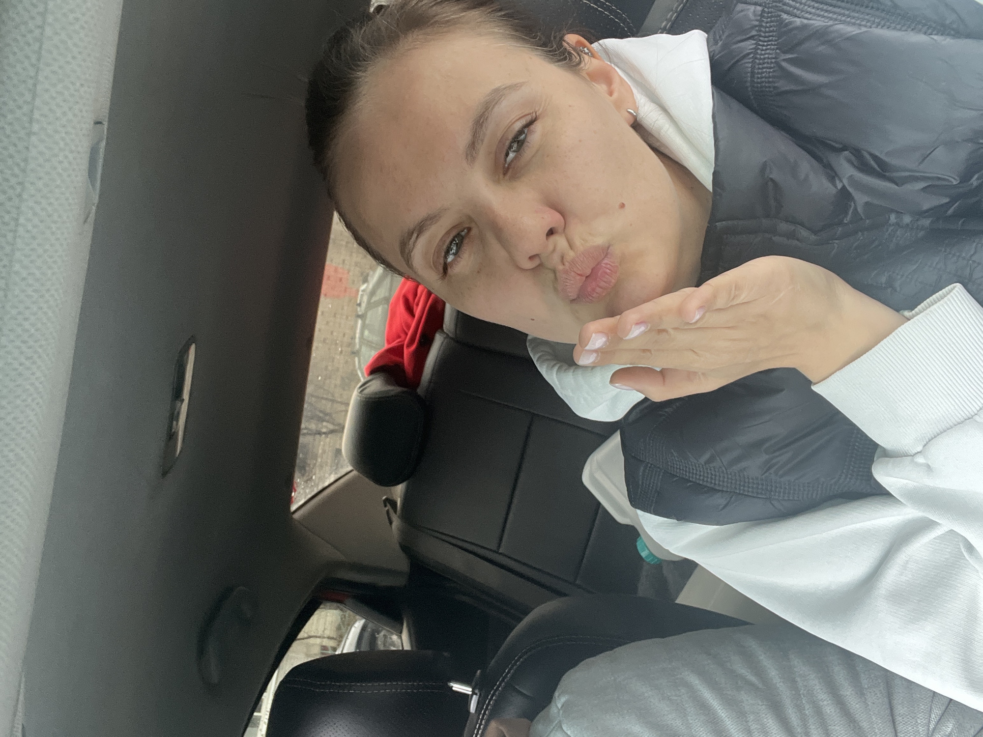 Couple shares intimate car moments in Chaikovsky, Russia