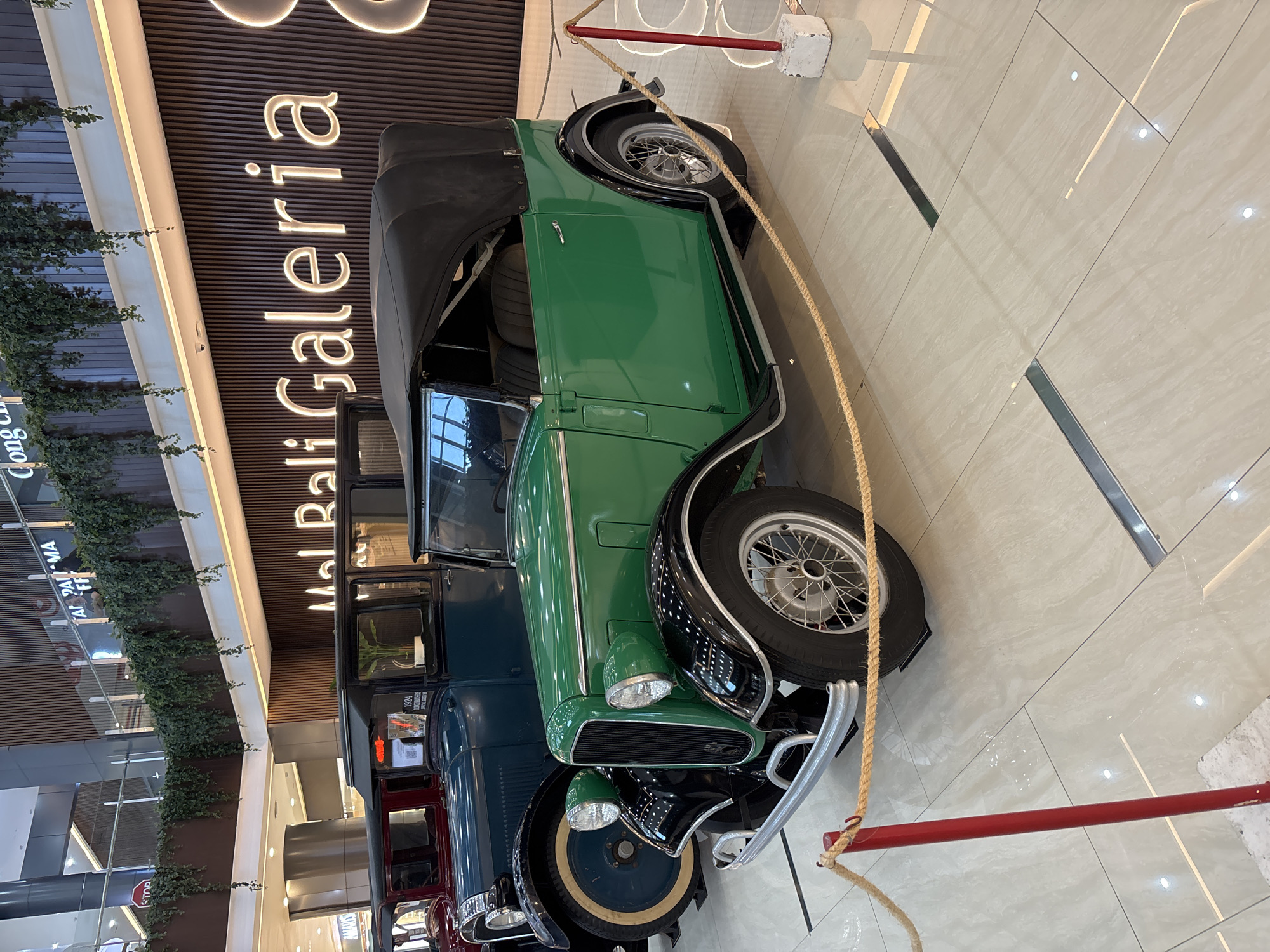 Vintage car exhibition draws crowds at Kuta shopping mall
