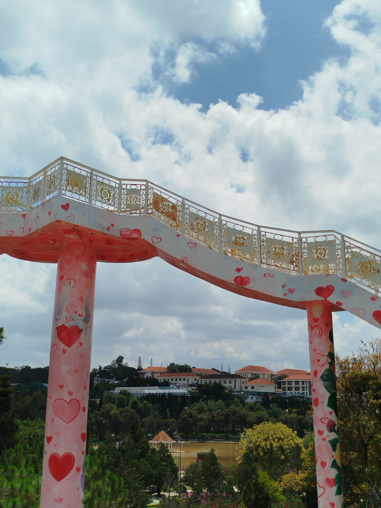 Morning visit to Da Lat flower gardens and parks documented