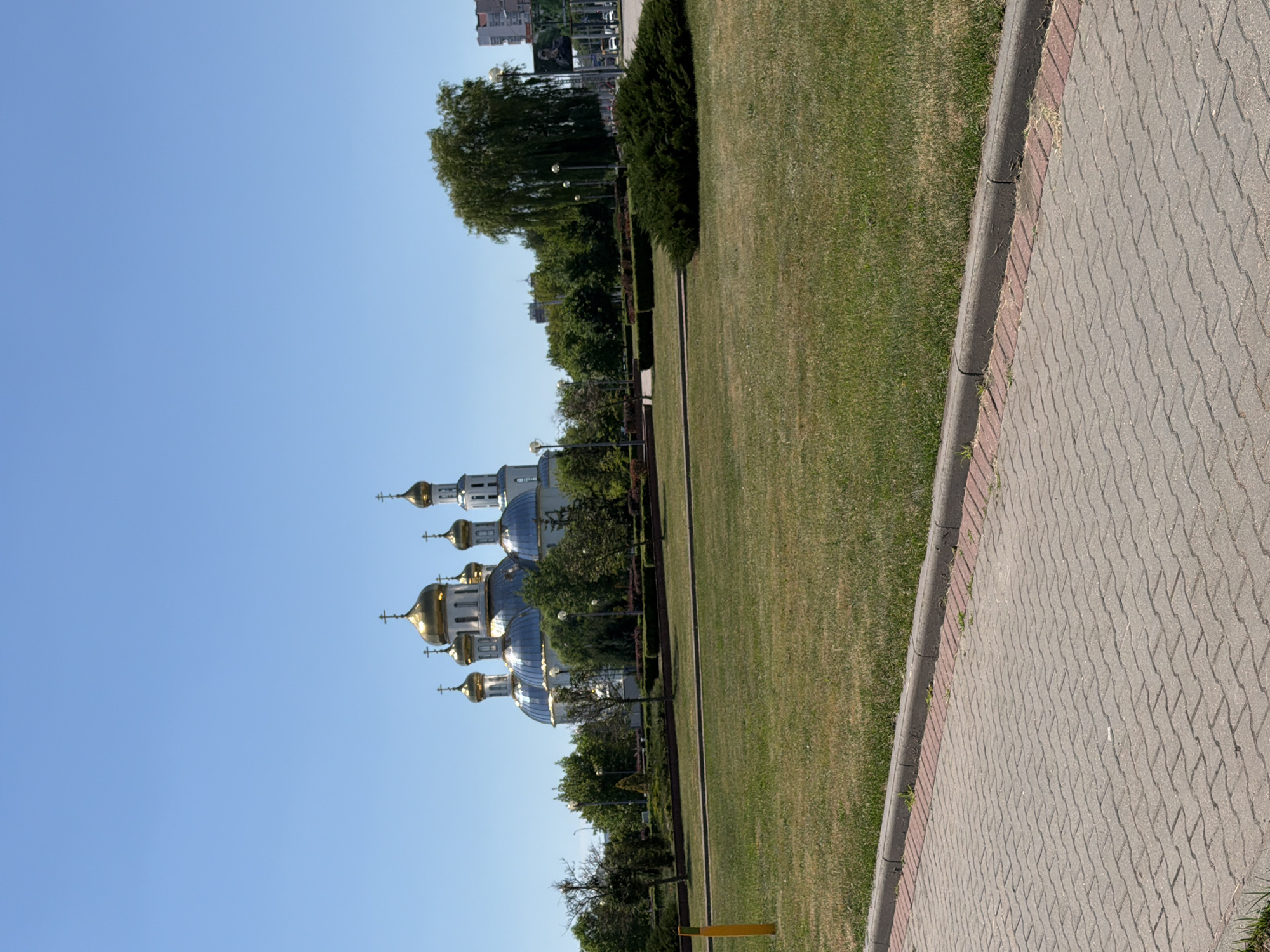 Morning walk through Brest's parks and streets, June 2026
