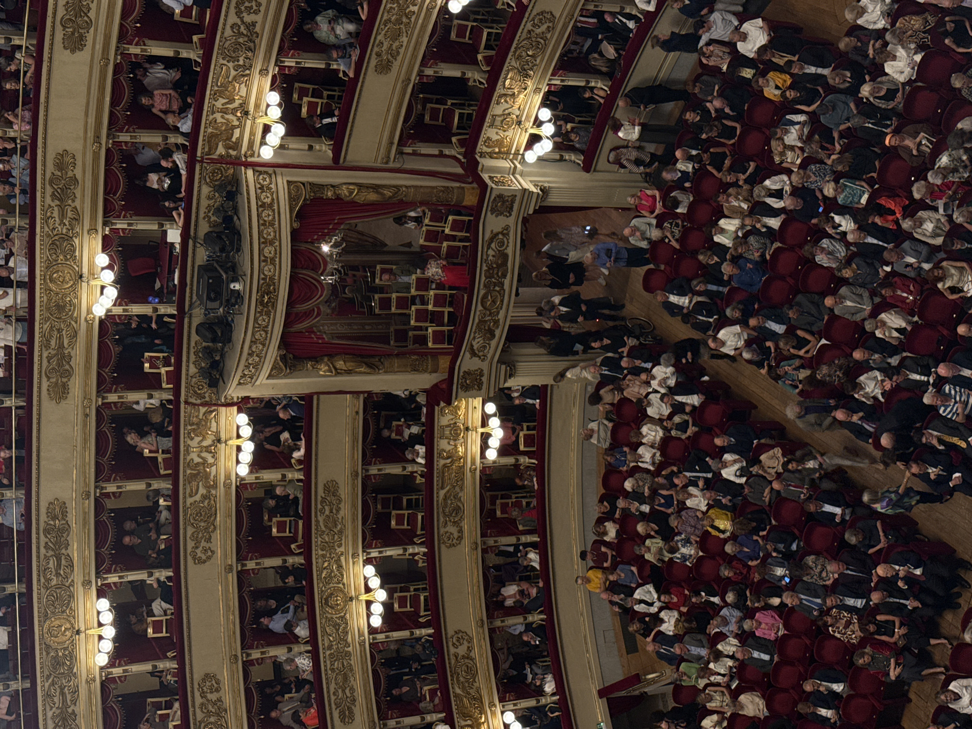 Orchestra performance documented at Milan's Teatro alla Scala opera house