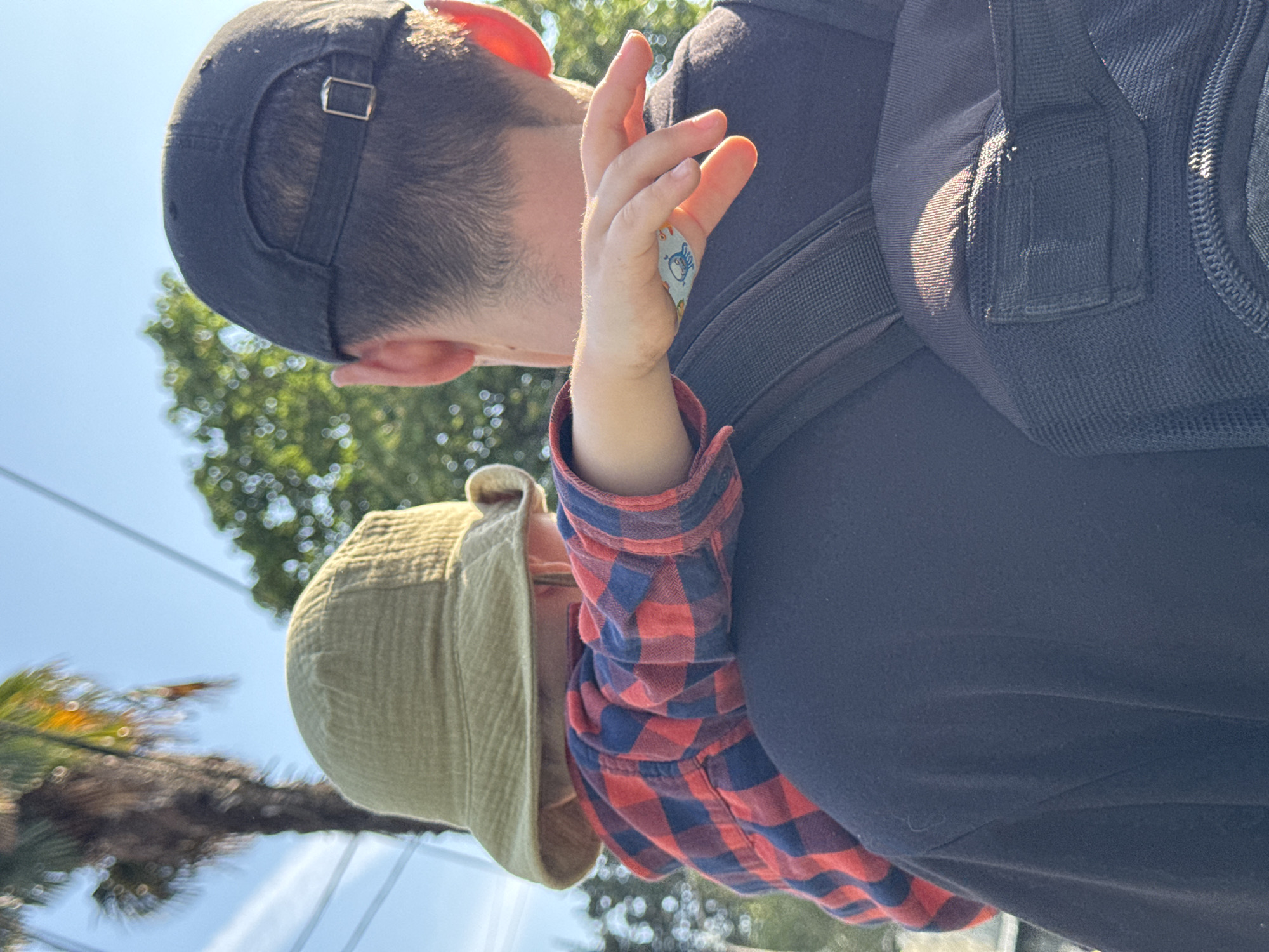 Family outing with toddler in Sochi park features street music