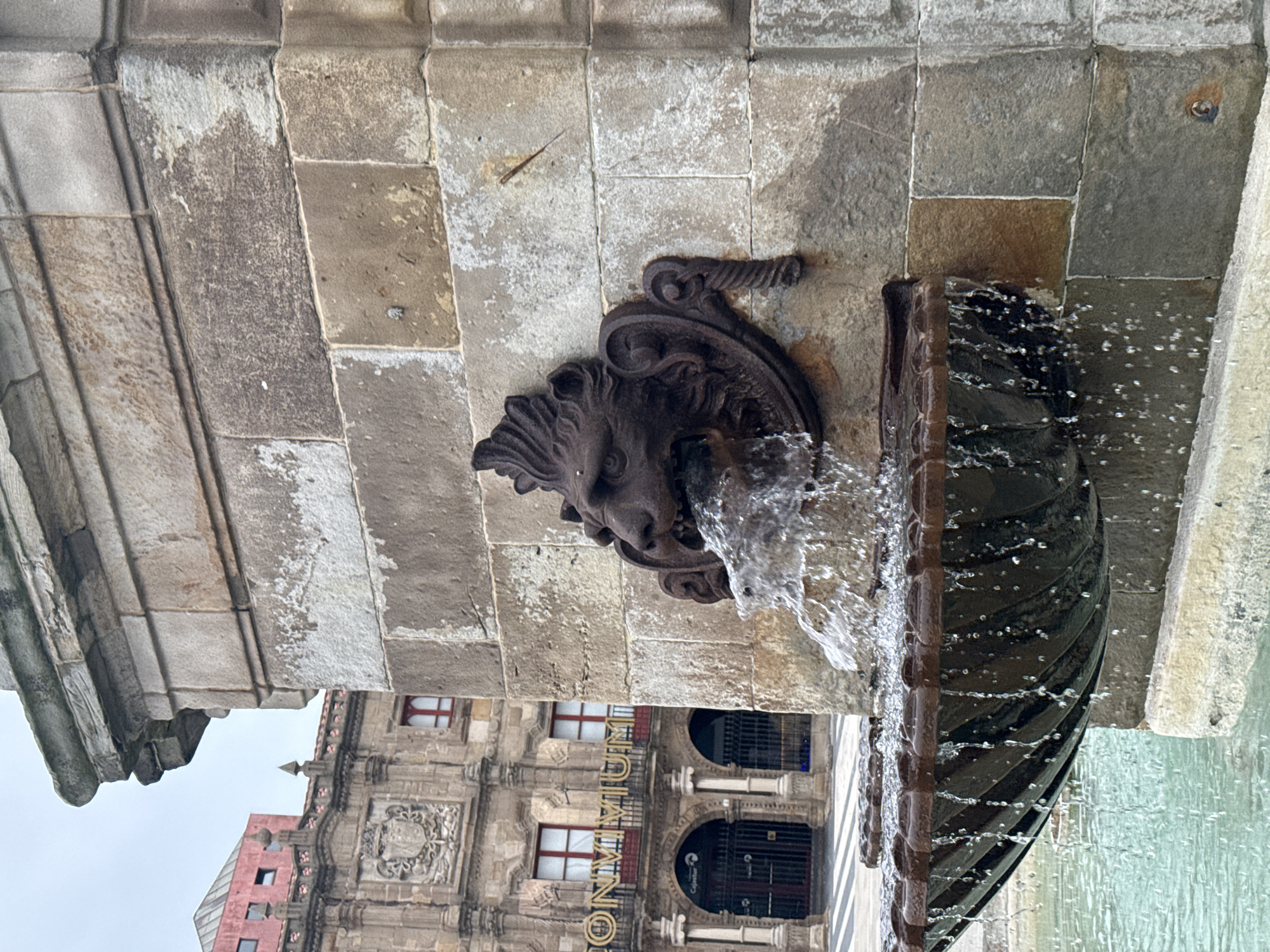 Evening walking tour documents Gijón architecture and public spaces