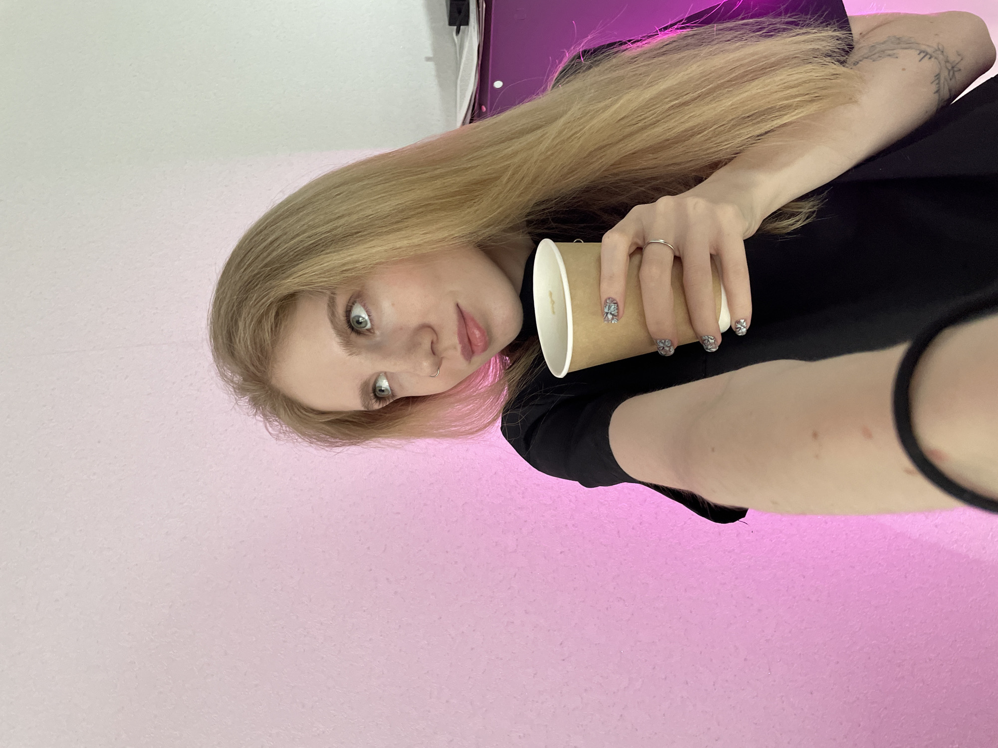 Woman with coffee cup spotted in Izhevsk